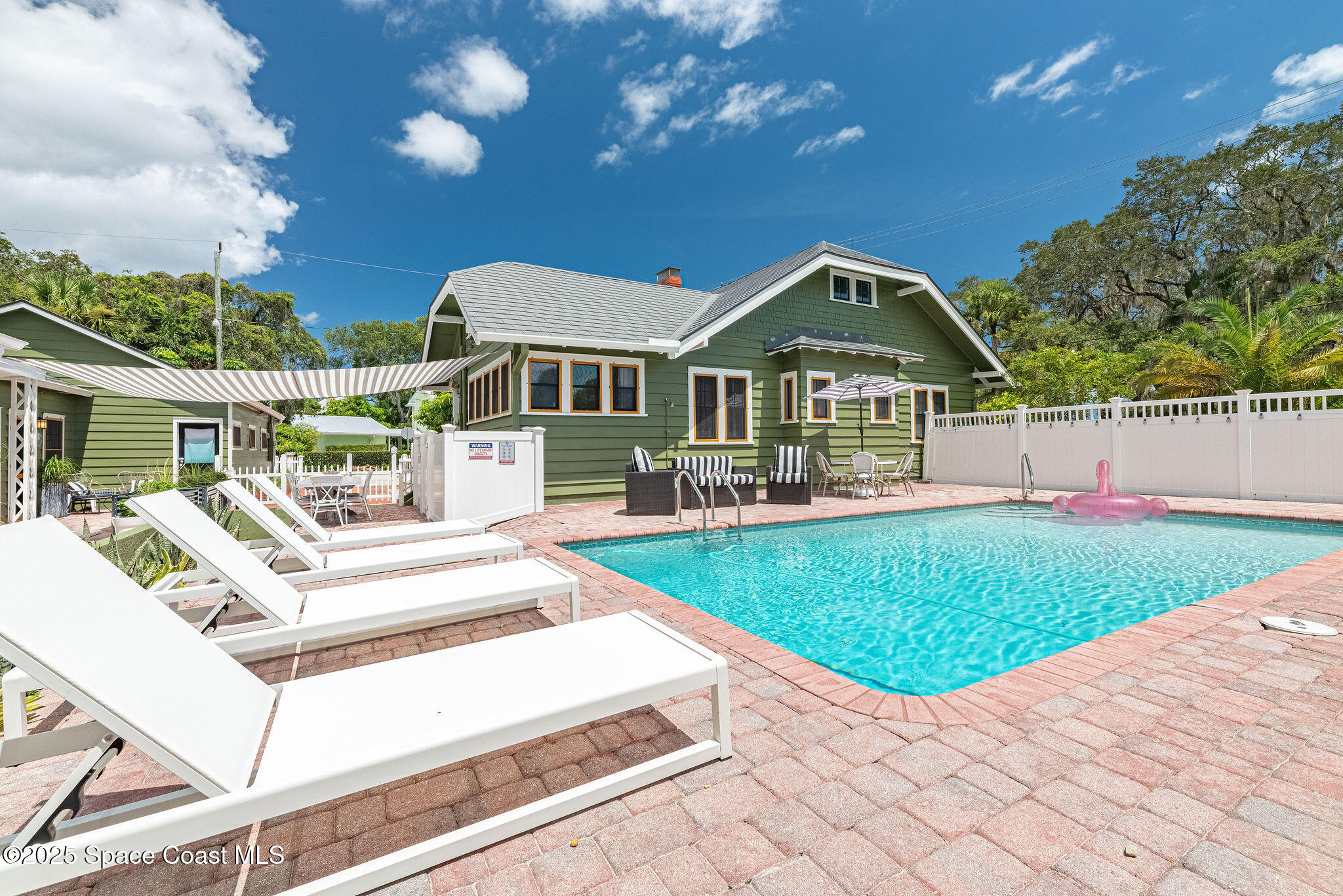 1296 Highland Avenue