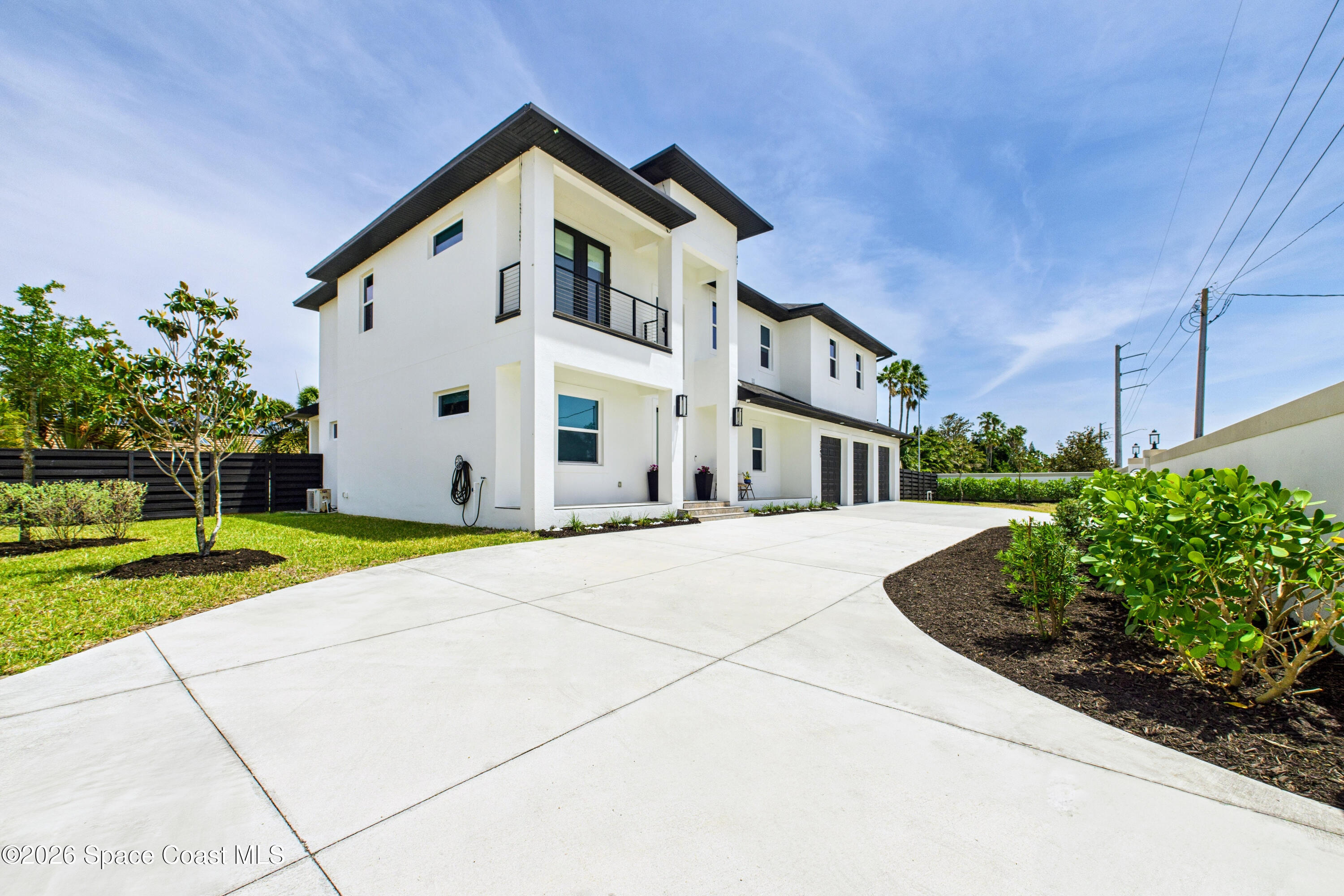 2345 N Riverside Drive