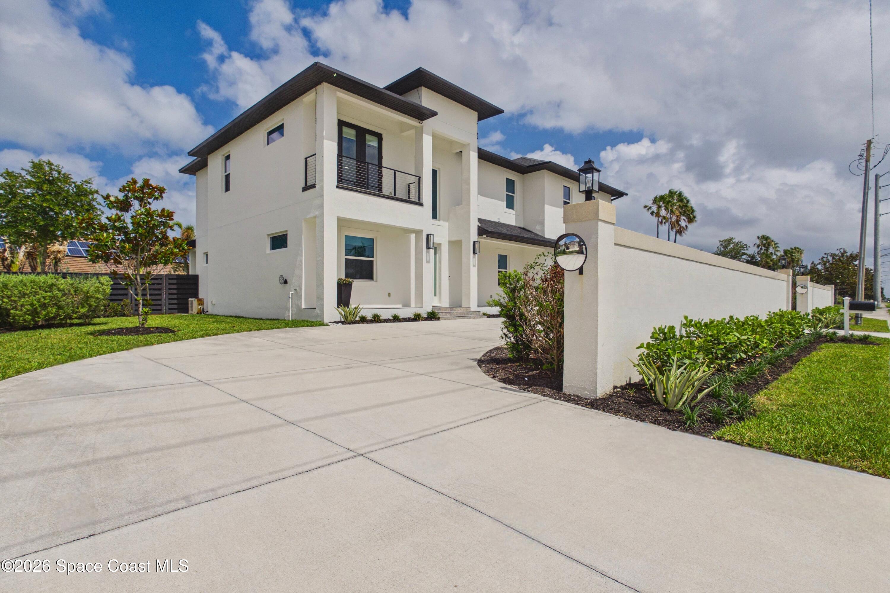 2345 N Riverside Drive