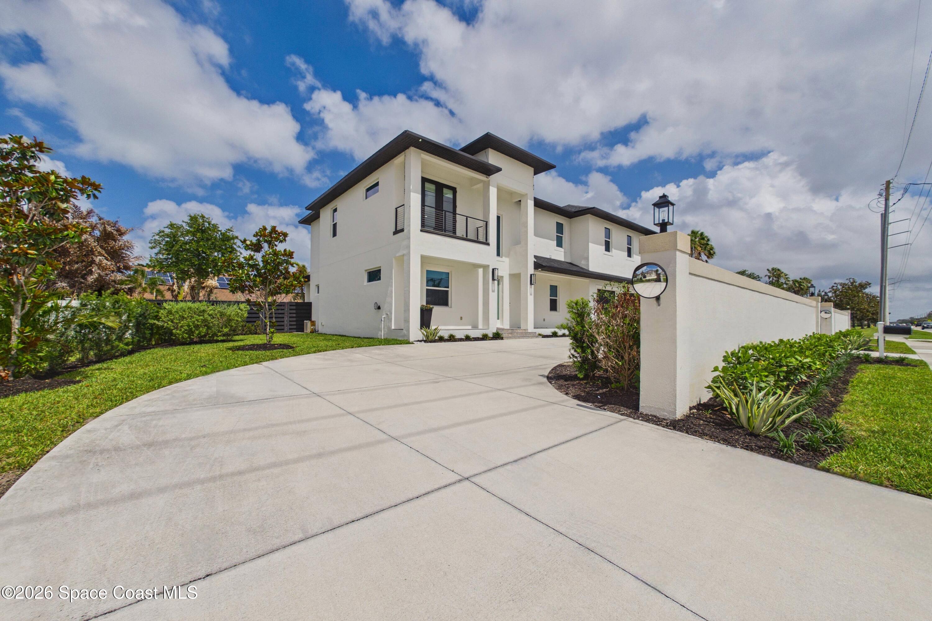 2345 N Riverside Drive