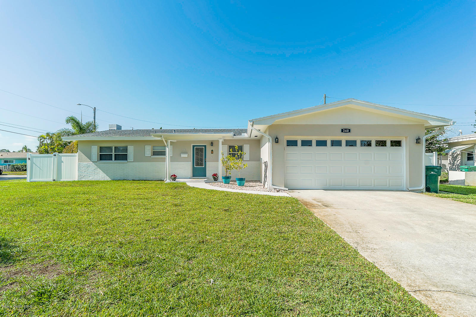 240 Pineapple Street