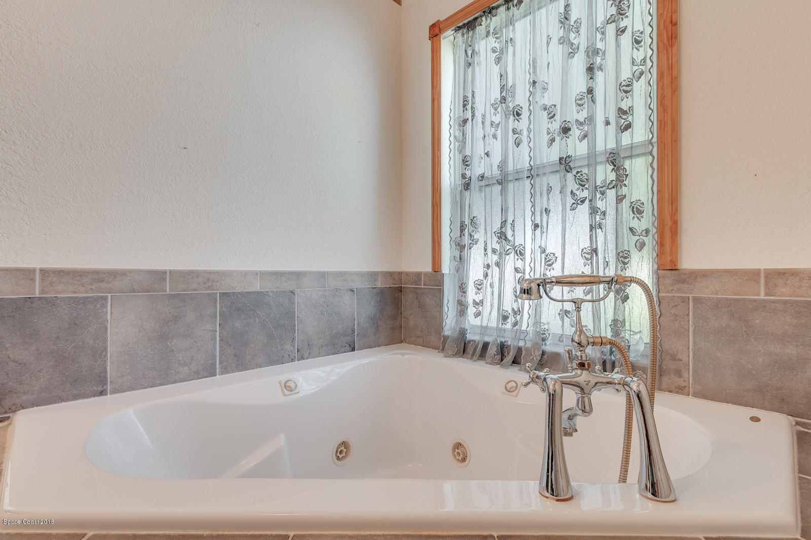 625 Sandpiper Circle