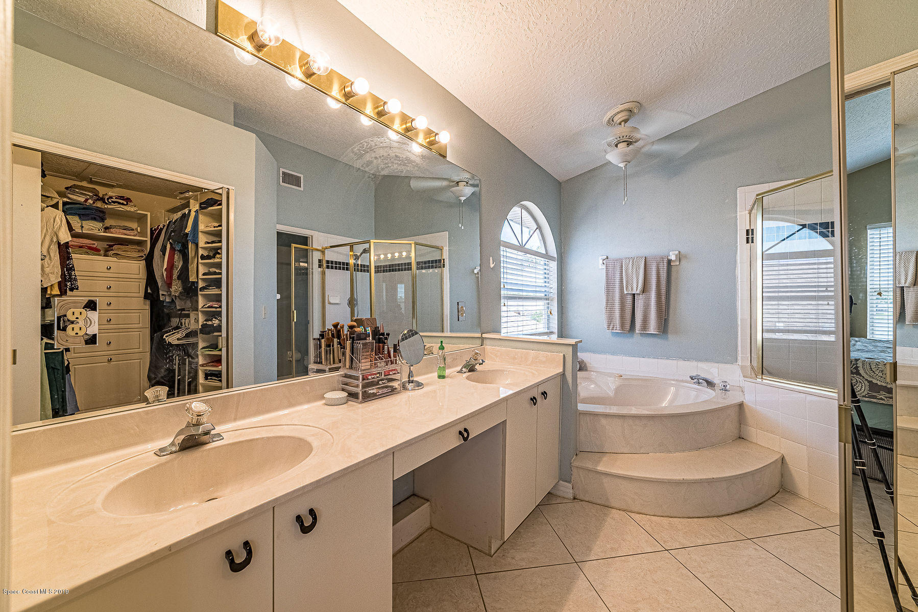 3987 Saint Armens Circle