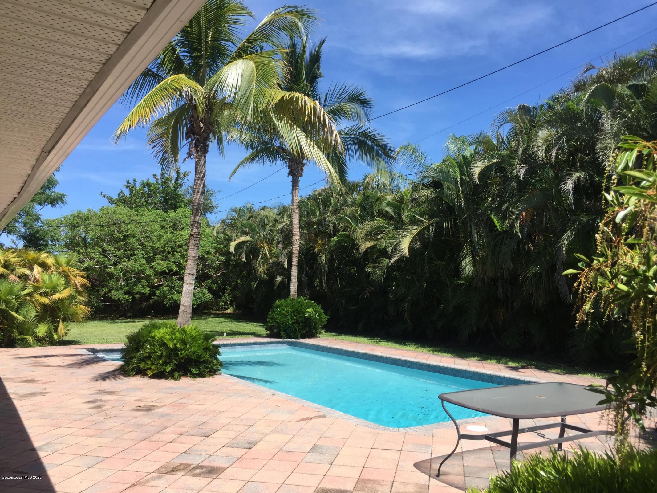 509 Riverside Circle