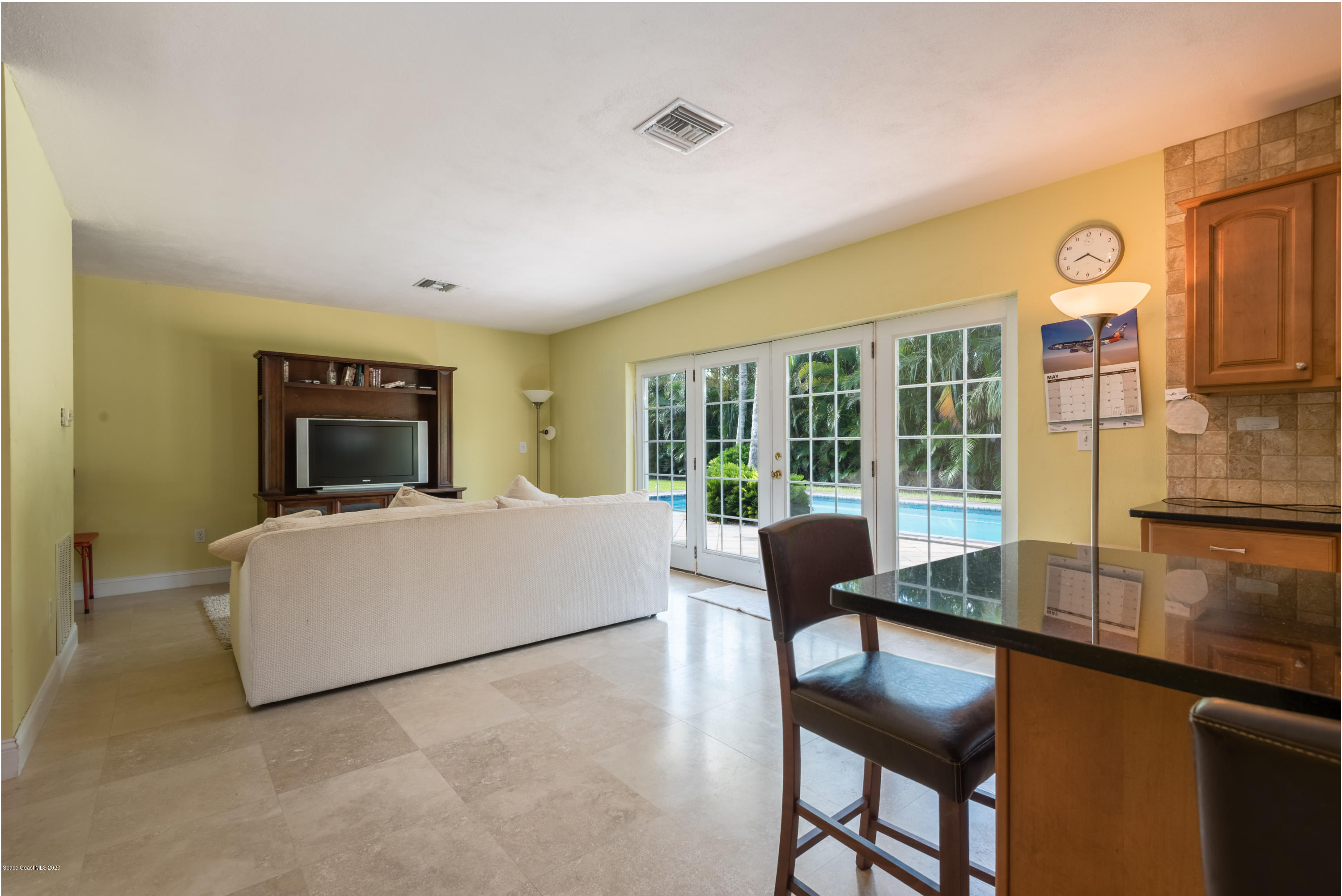 509 Riverside Circle