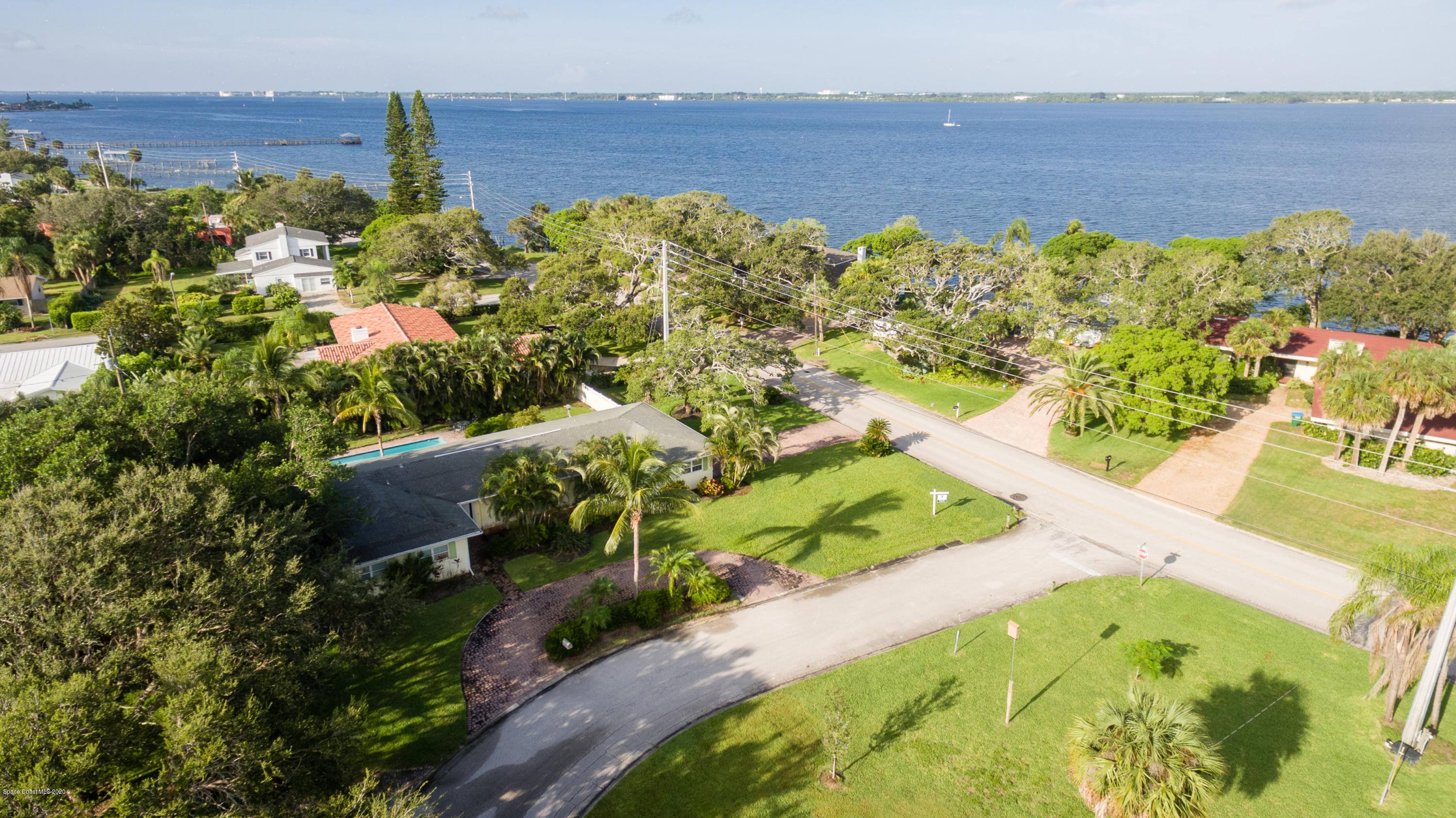 509 Riverside Circle