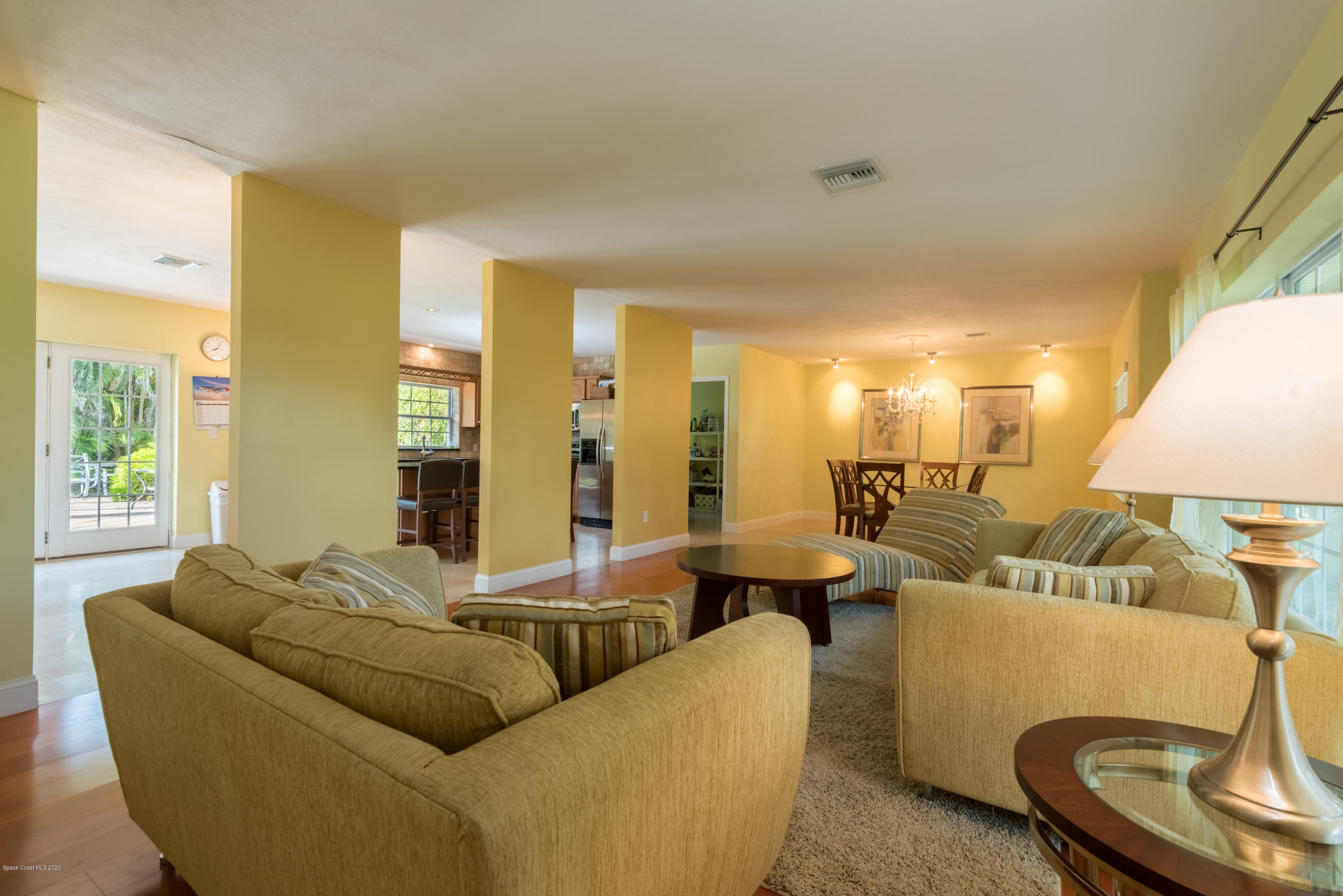 509 Riverside Circle