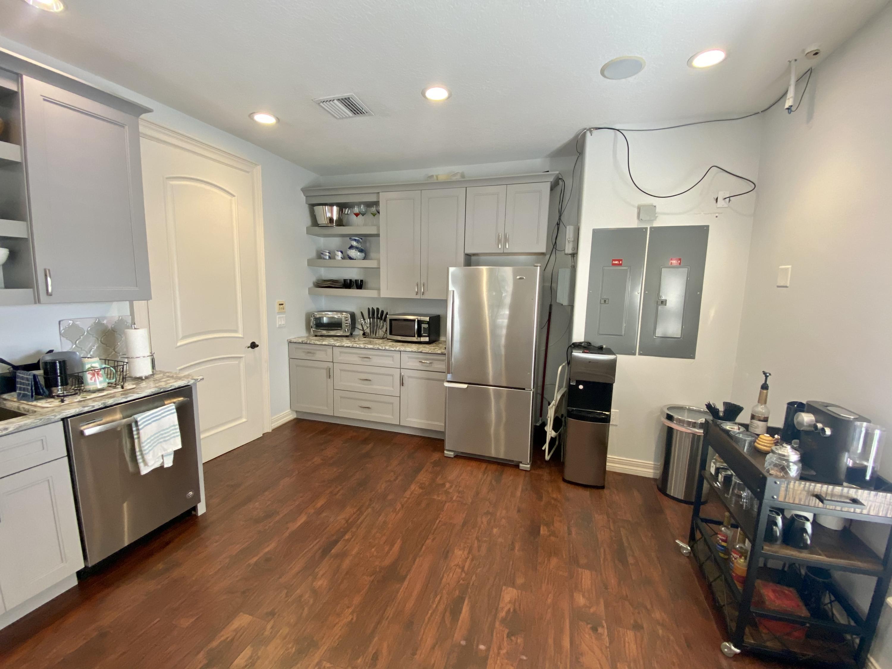 3999 N Harbor City Boulevard, B