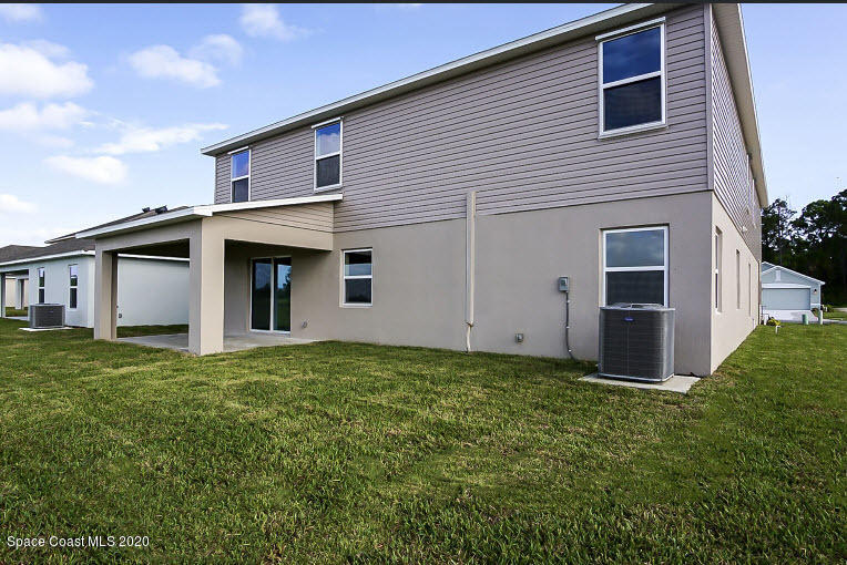 578 Cooper Court SW