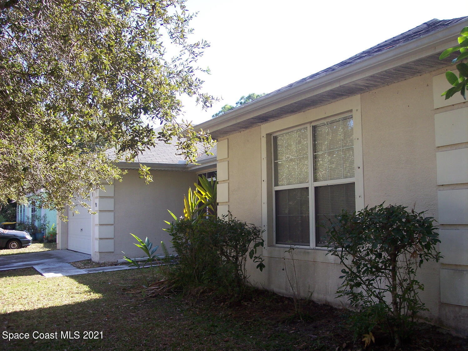 918 Zamora Street SE, 16