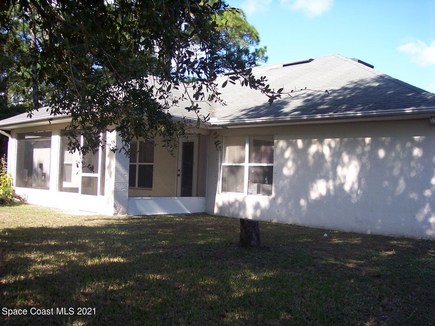 918 Zamora Street SE, 16