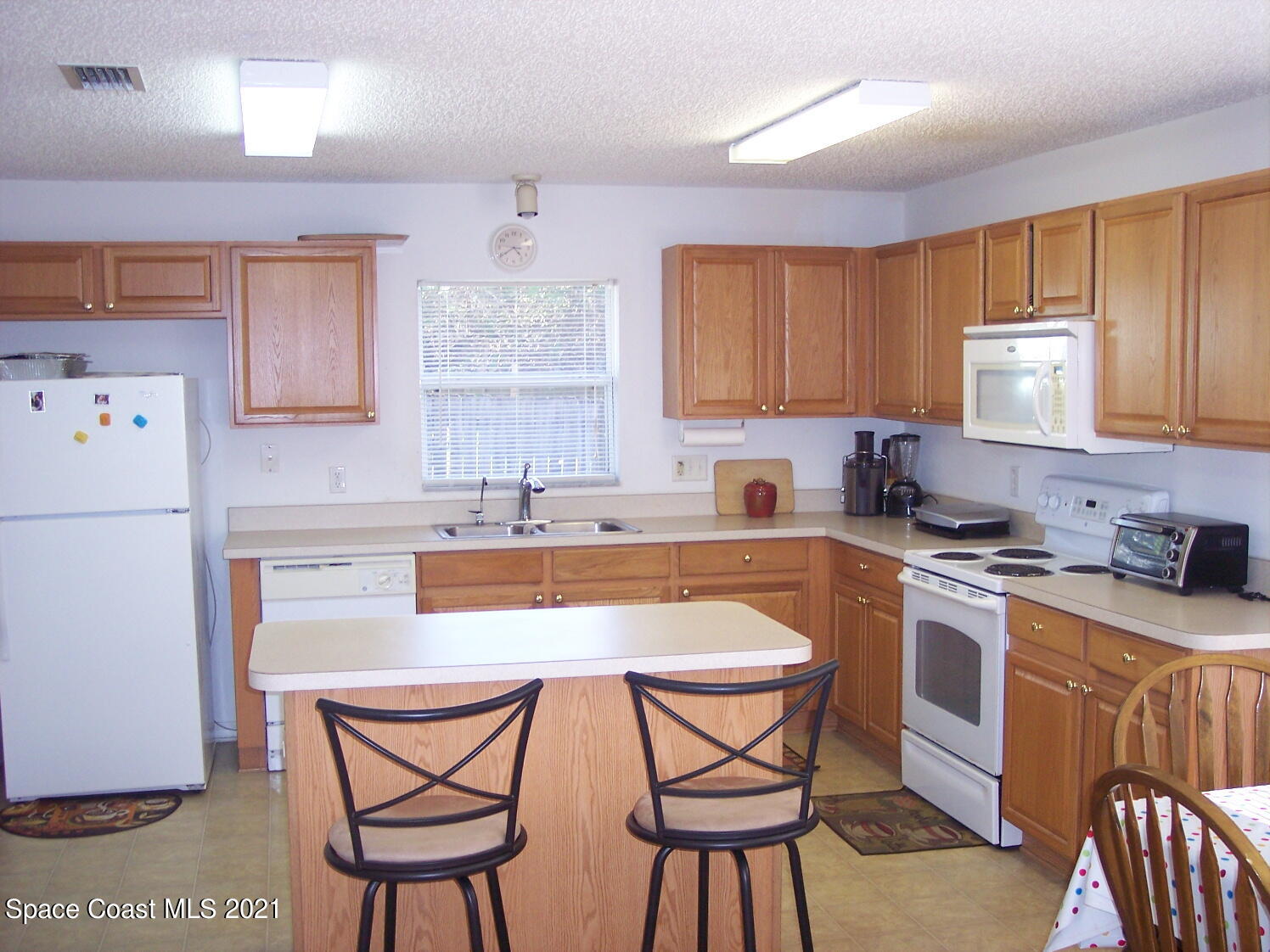 918 Zamora Street SE, 16