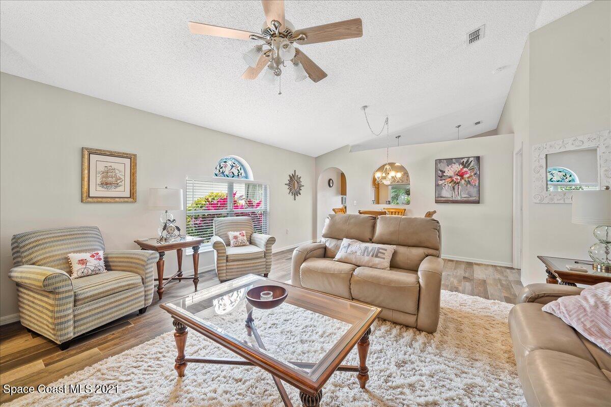 2075 Majestic Pine Court NE