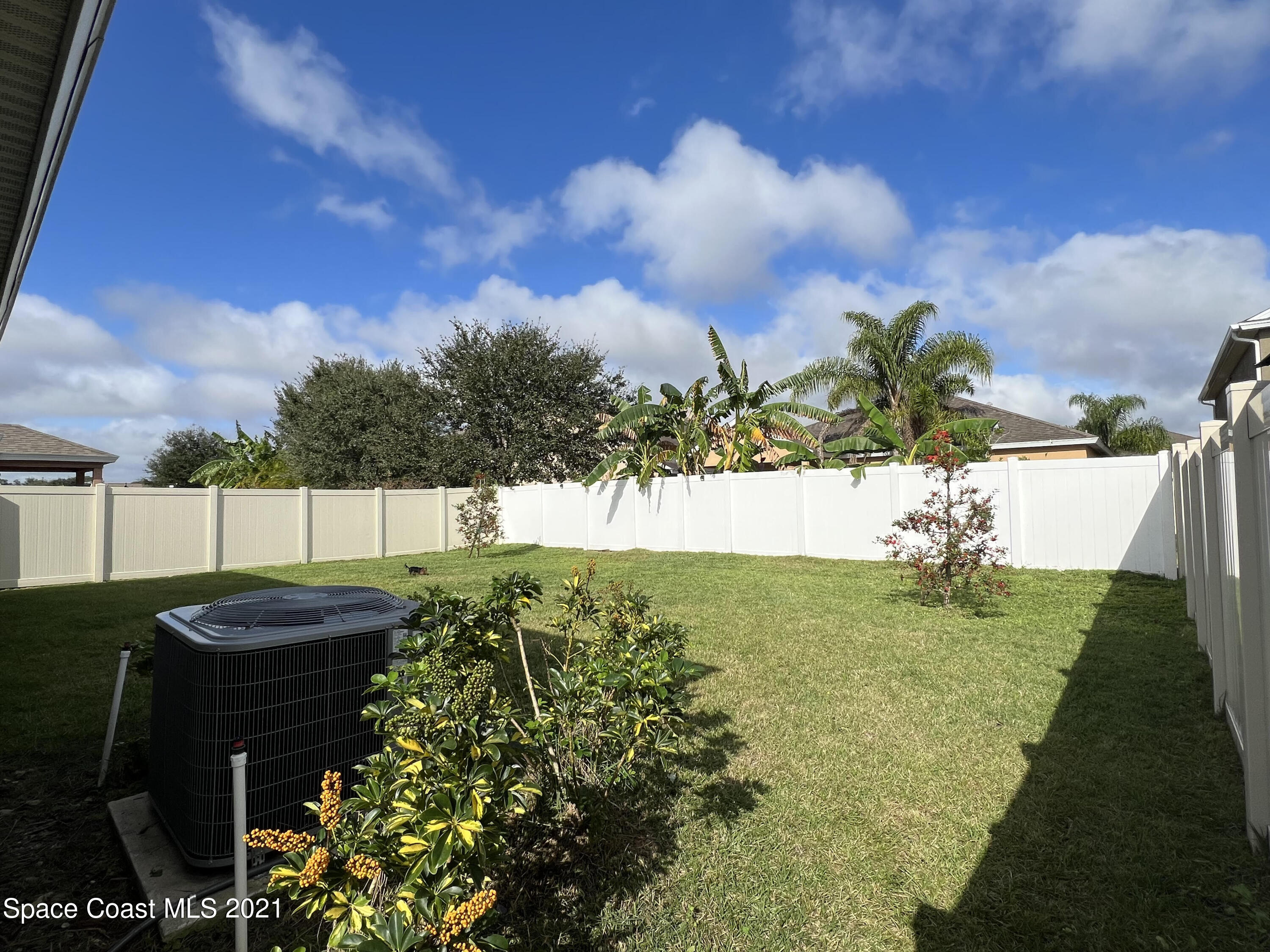 471 Moray Drive SW