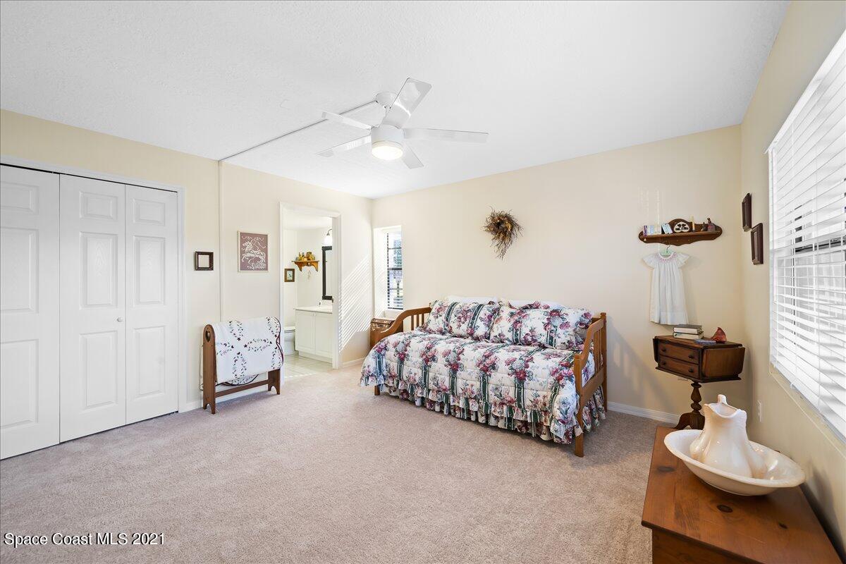 2727 N Wickham Road, 4-101