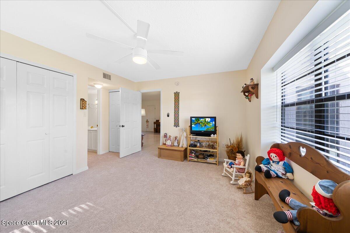 2727 N Wickham Road, 4-101