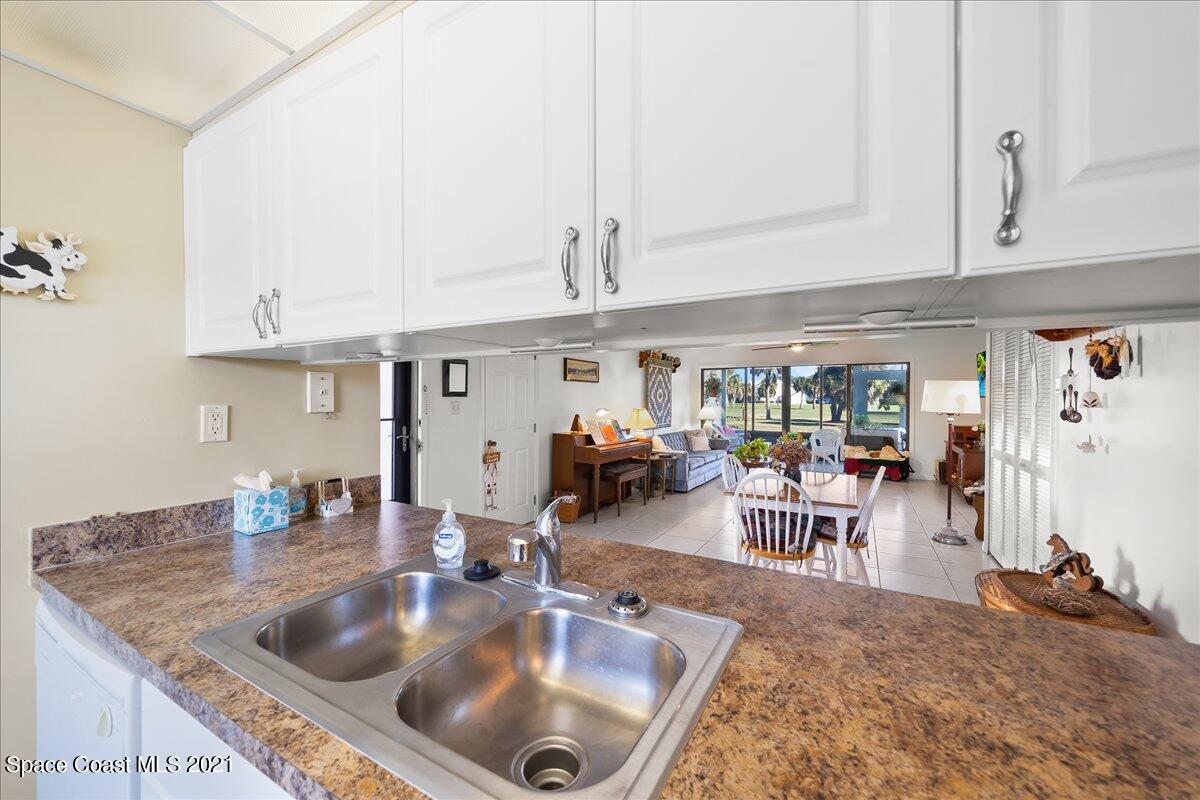 2727 N Wickham Road, 4-101