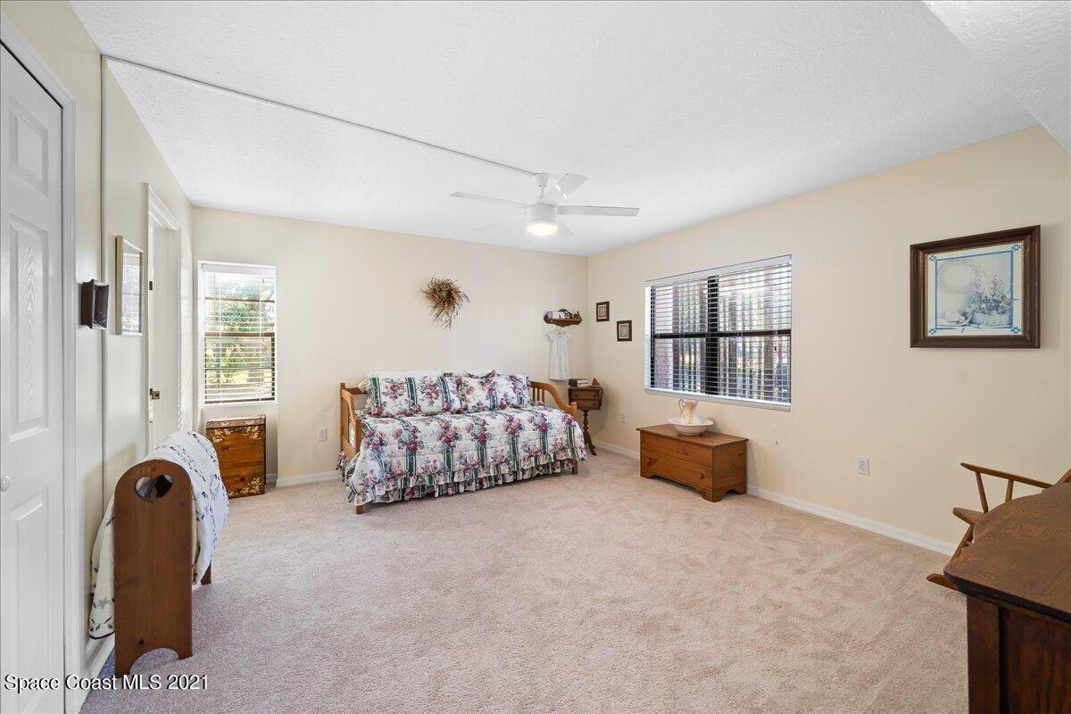 2727 N Wickham Road, 4-101