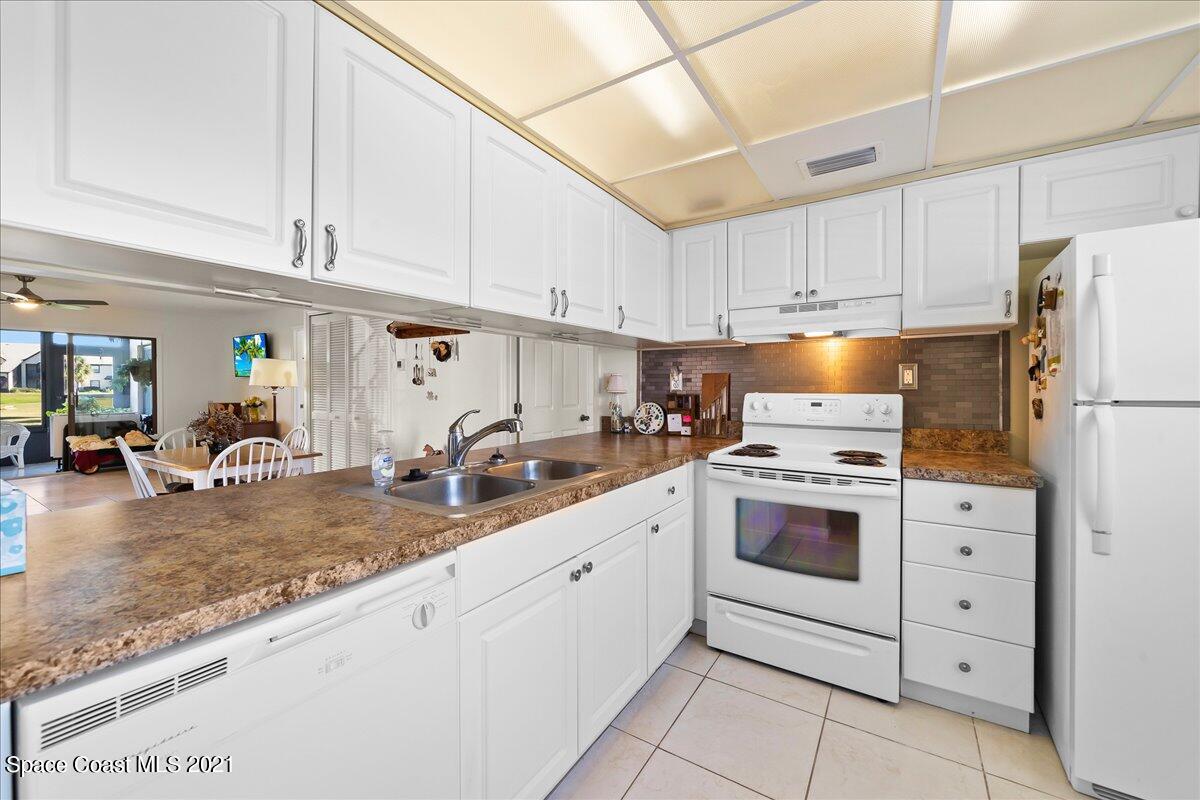 2727 N Wickham Road, 4-101