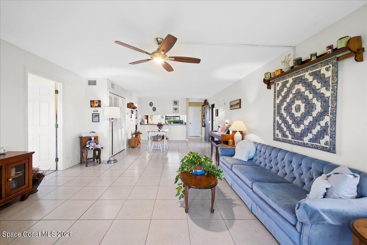 2727 N Wickham Road, 4-101