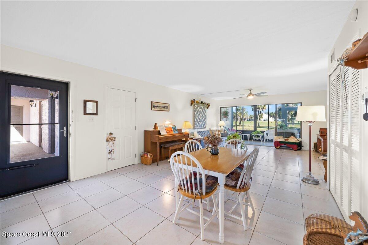2727 N Wickham Road, 4-101