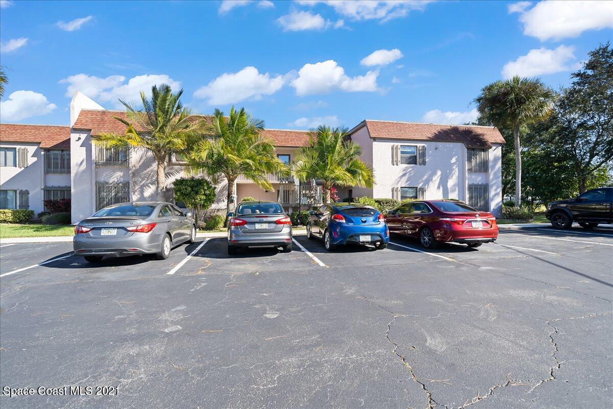 2727 N Wickham Road, 4-101
