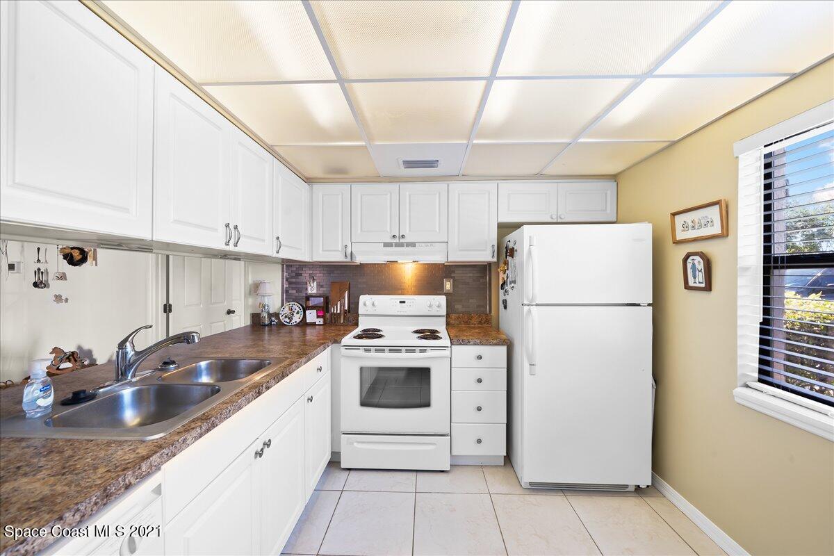 2727 N Wickham Road, 4-101