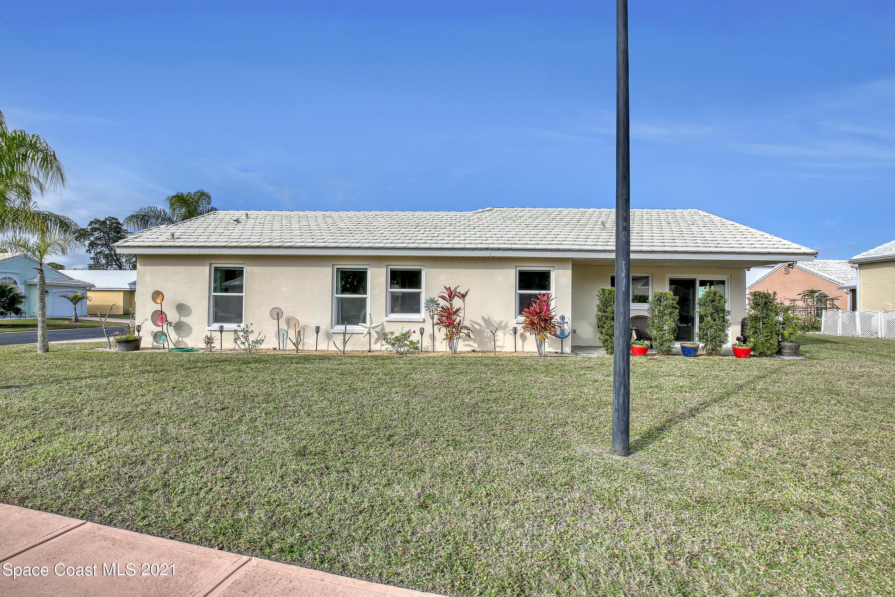 1999 Sugarberry Court NE