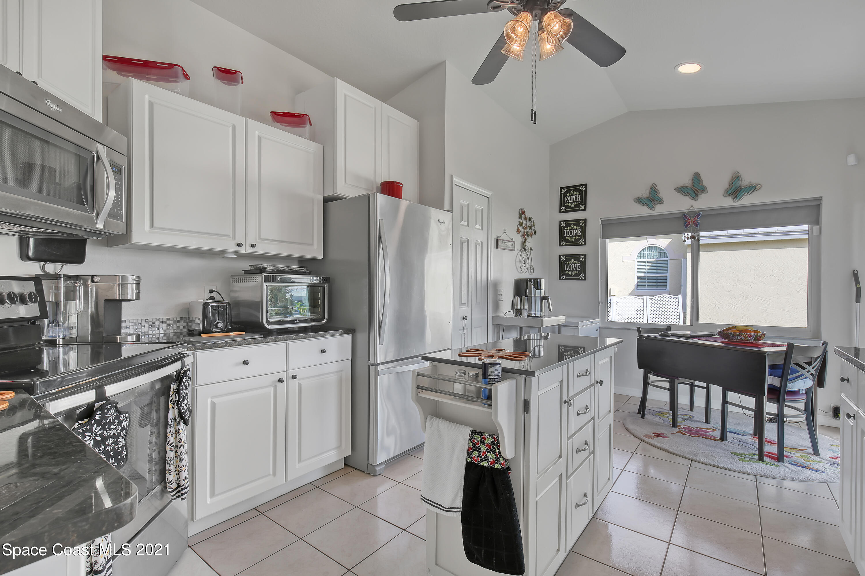 1999 Sugarberry Court NE