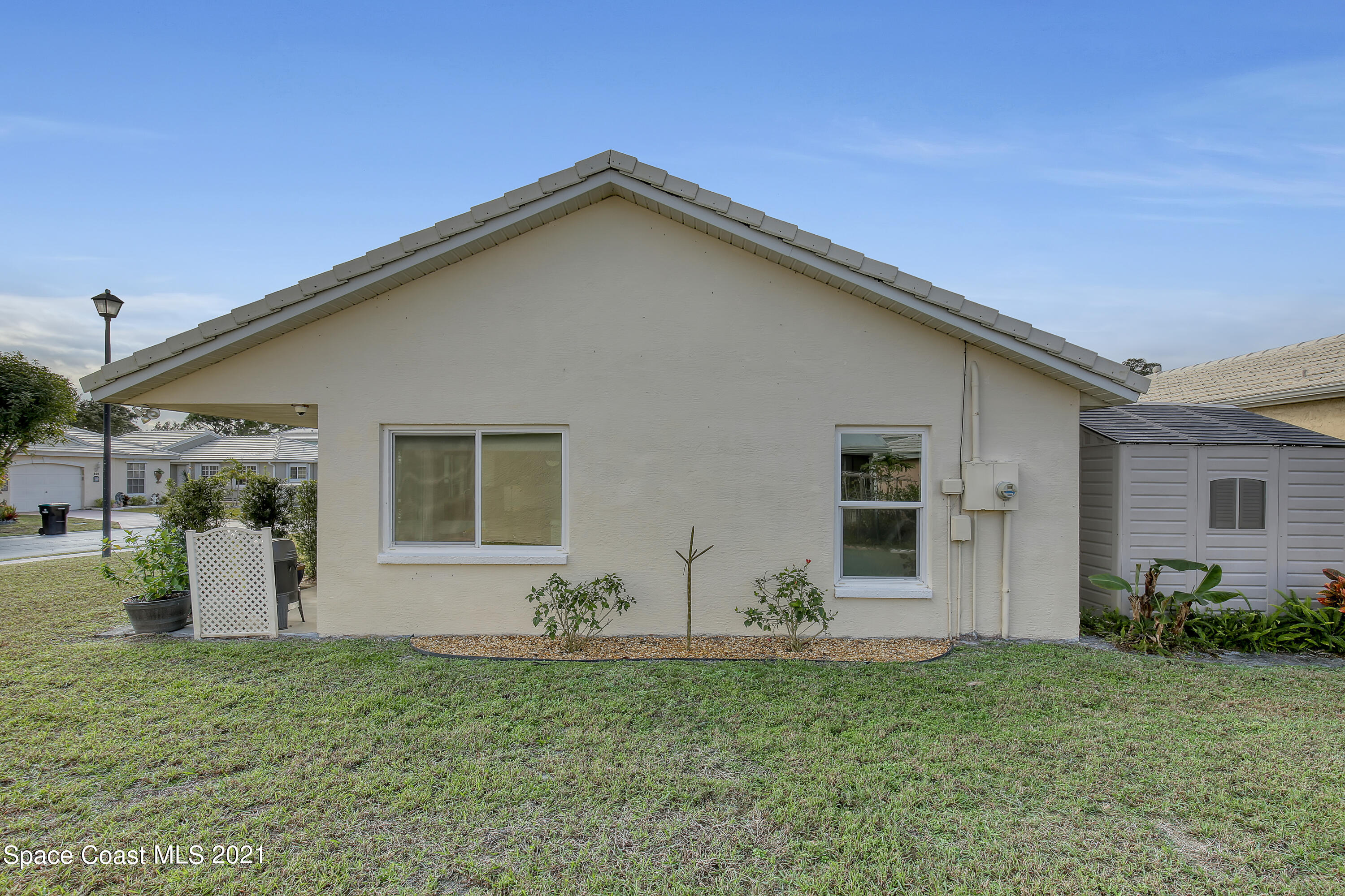 1999 Sugarberry Court NE
