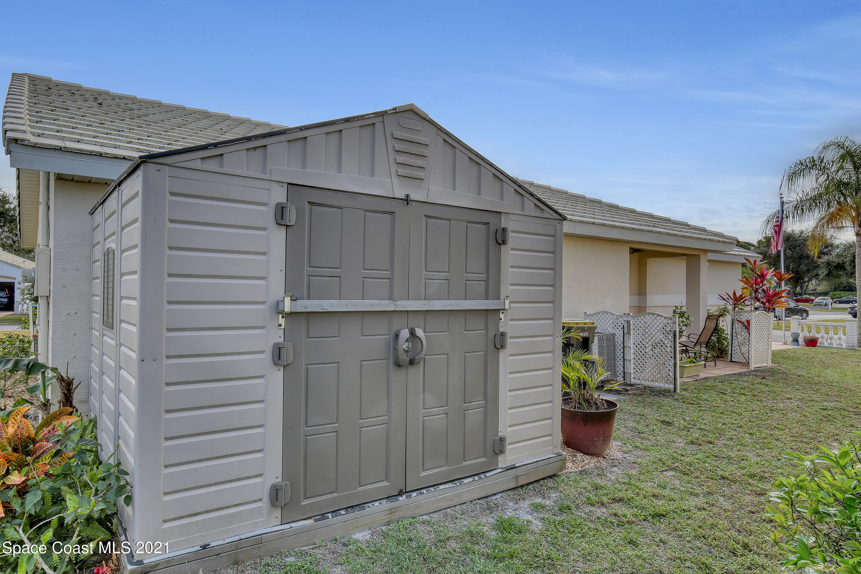 1999 Sugarberry Court NE