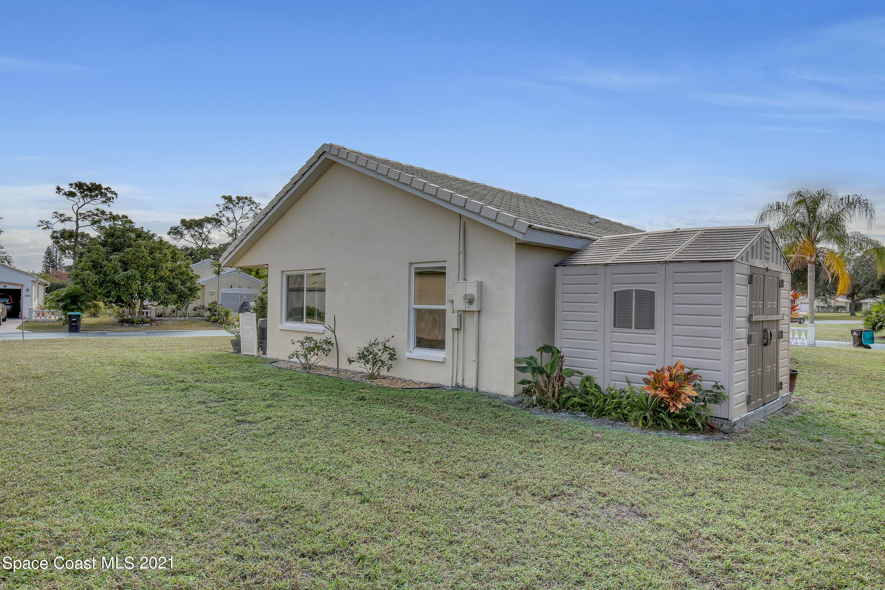 1999 Sugarberry Court NE
