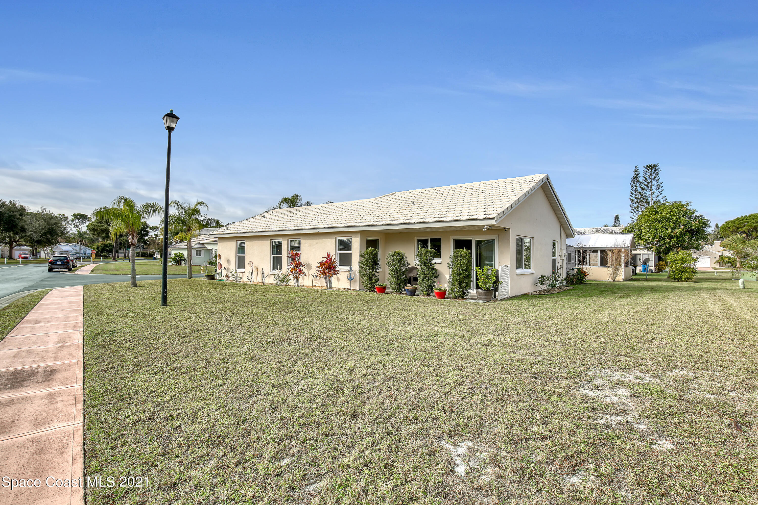 1999 Sugarberry Court NE