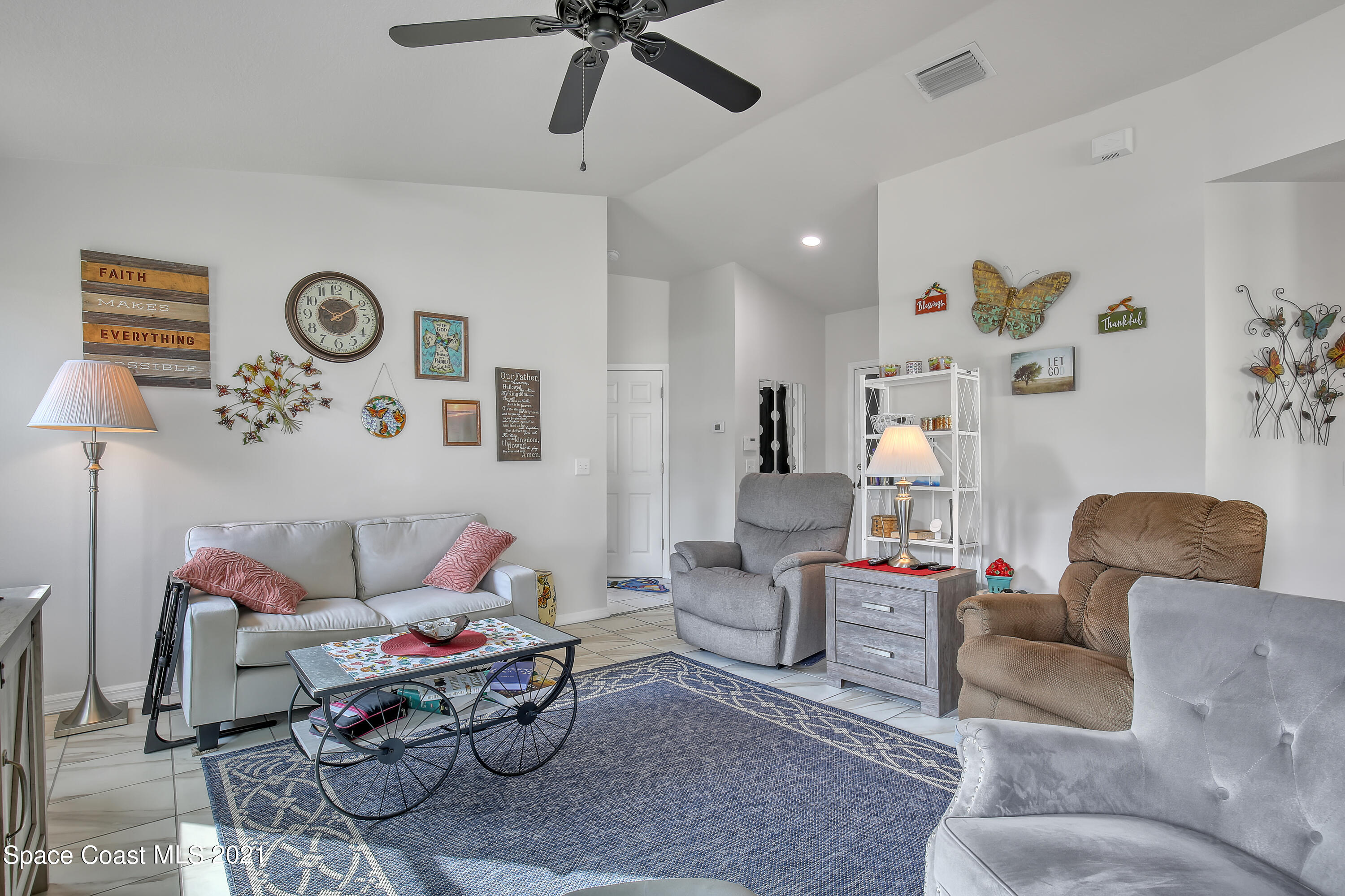 1999 Sugarberry Court NE