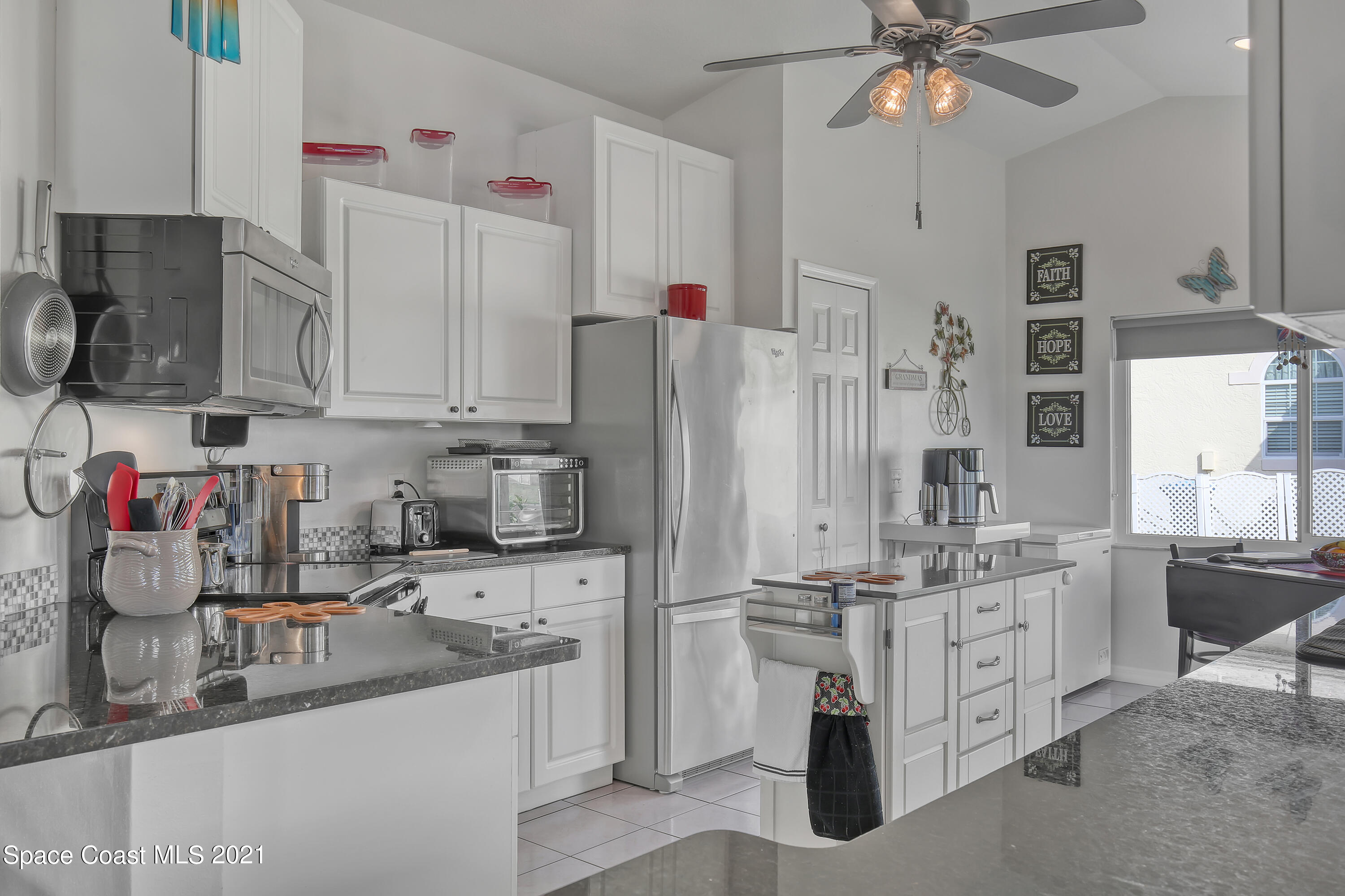 1999 Sugarberry Court NE
