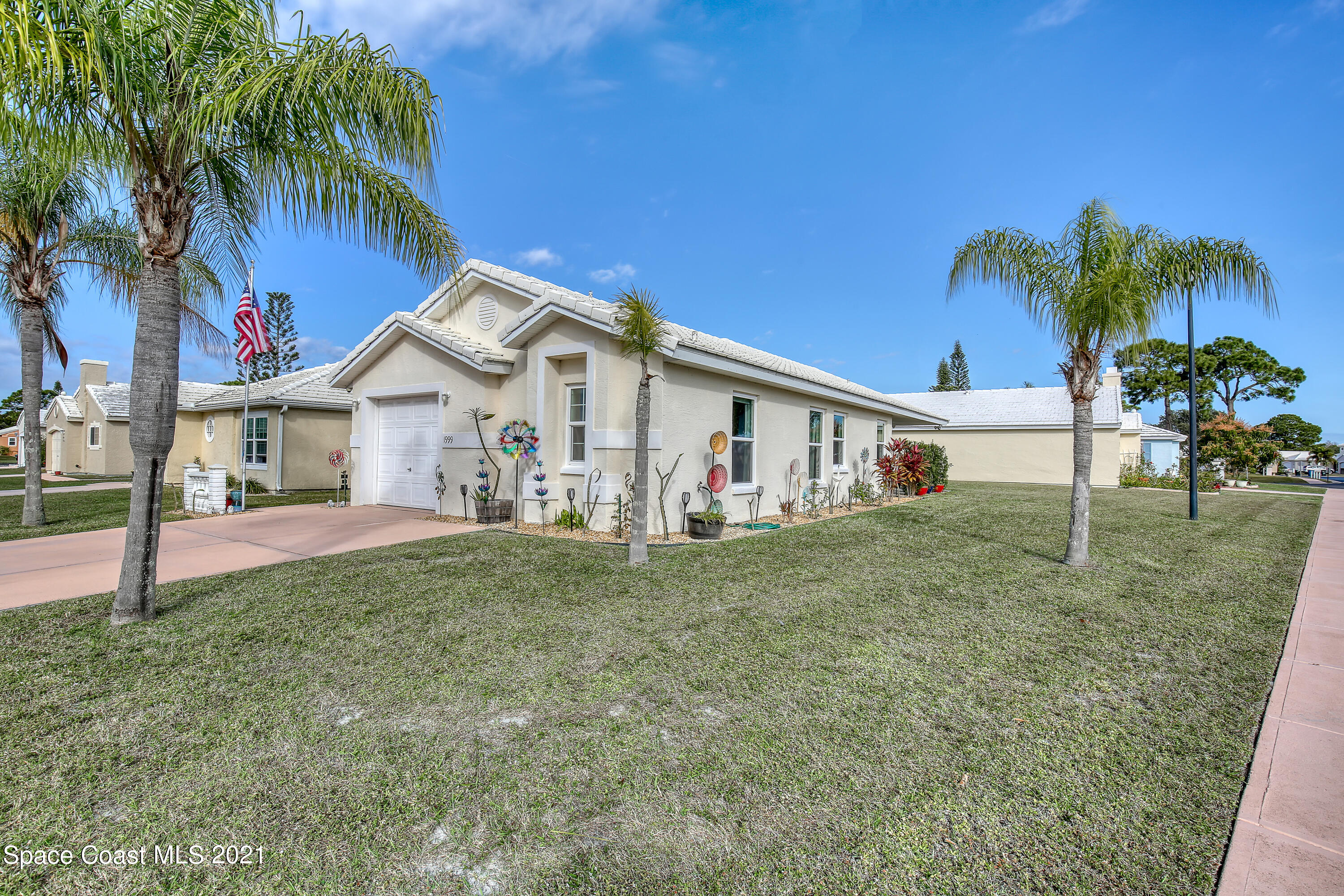 1999 Sugarberry Court NE
