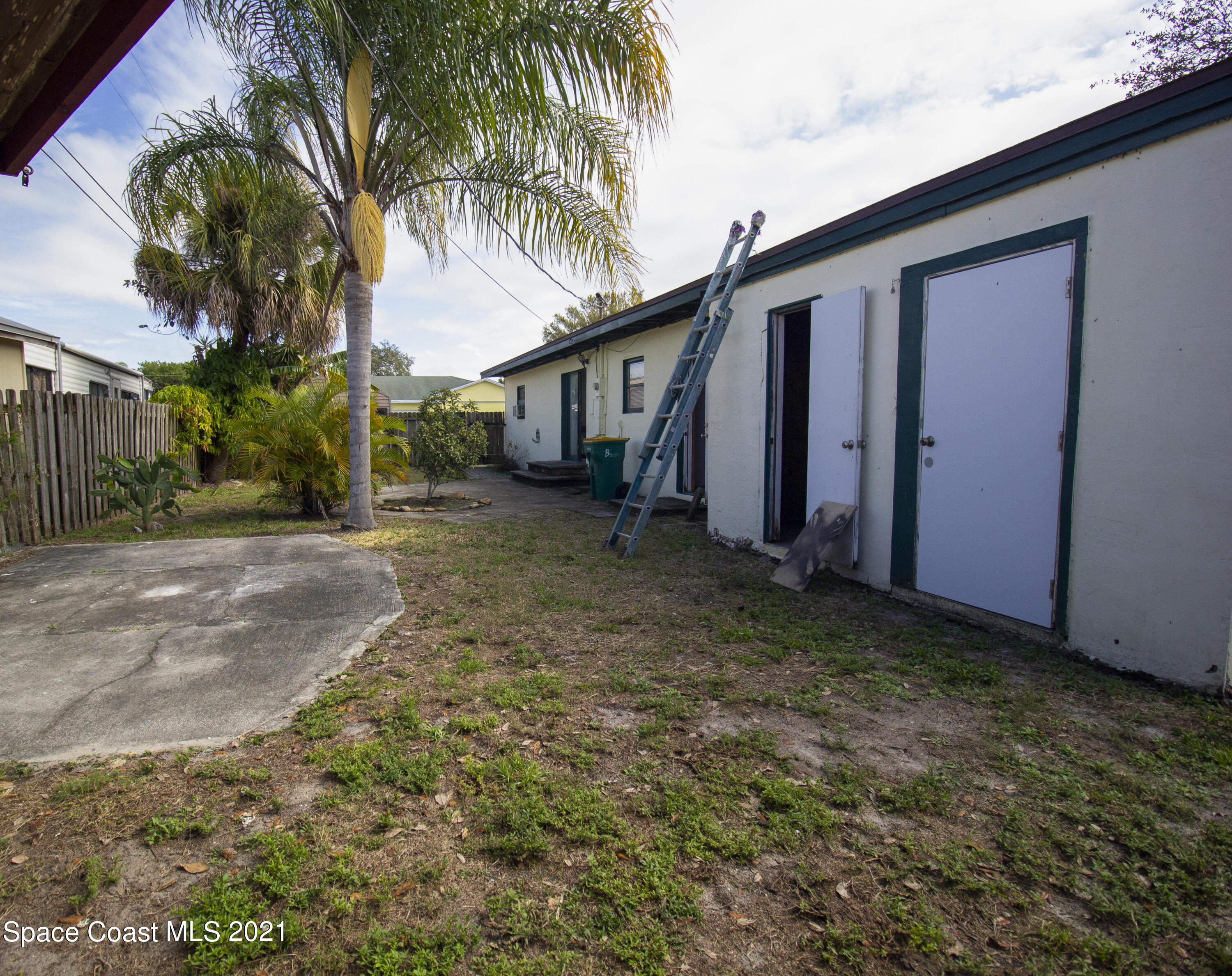 317 Live Oak Lane