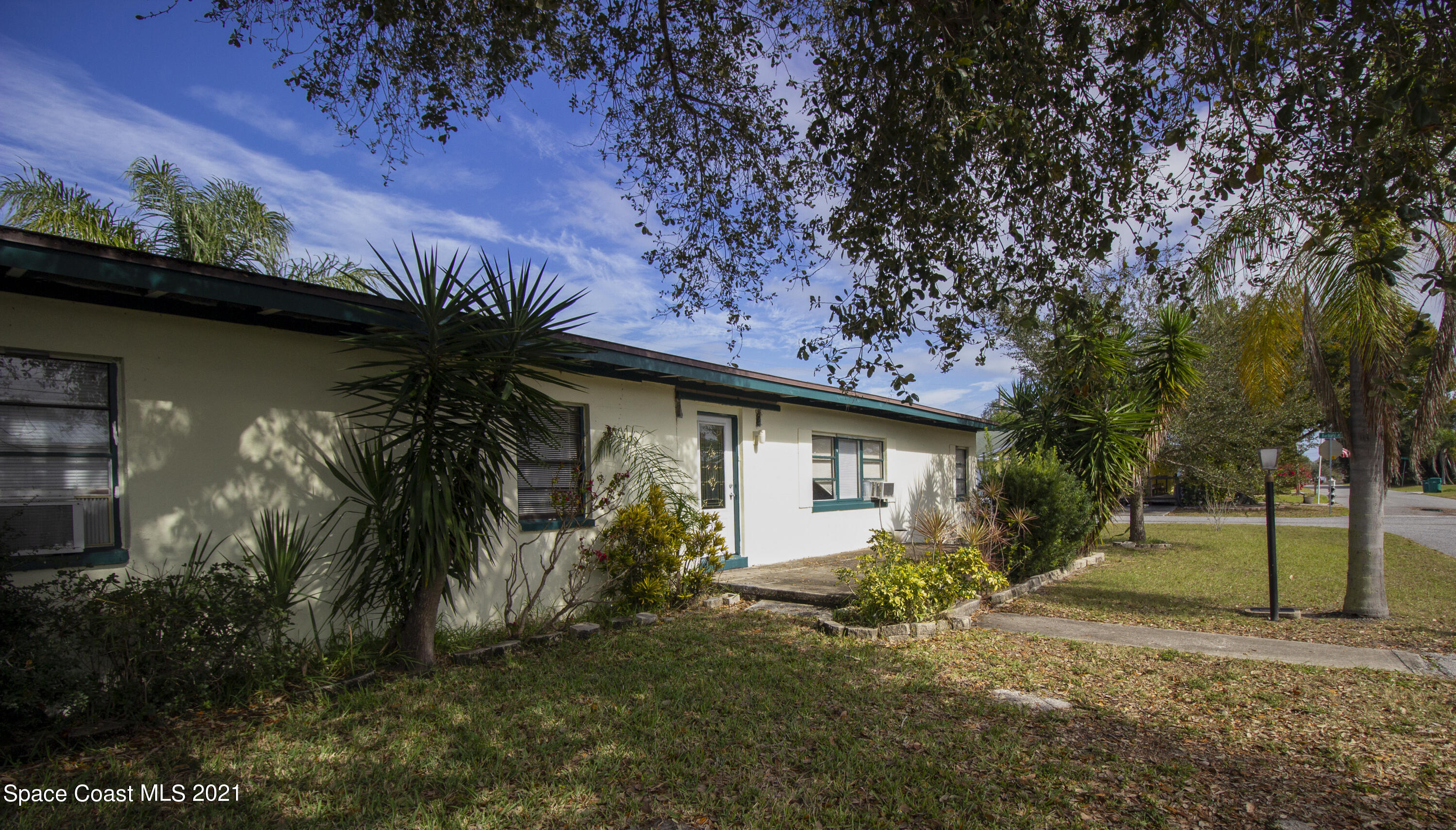 317 Live Oak Lane