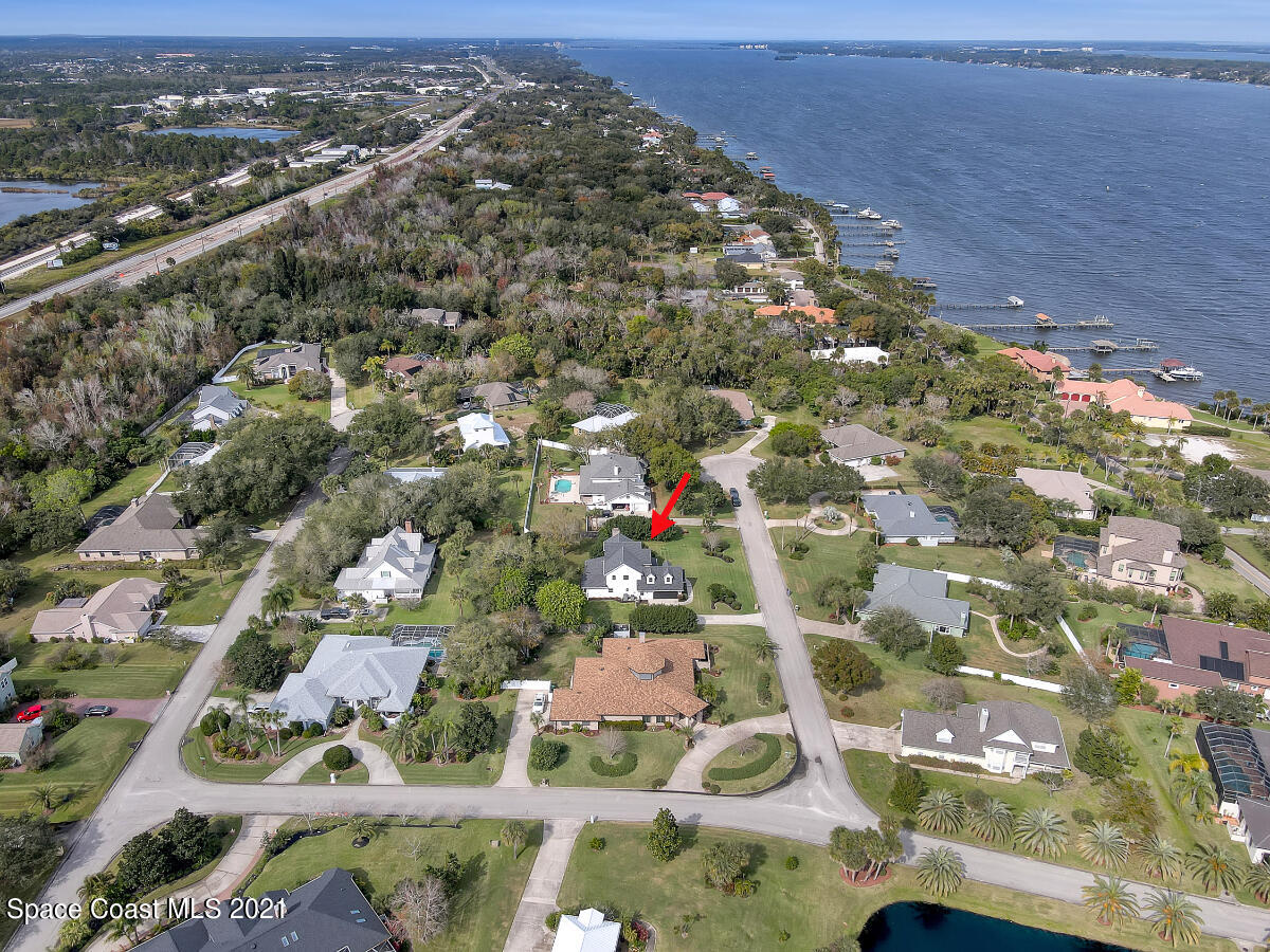 2135 River Oaks Court