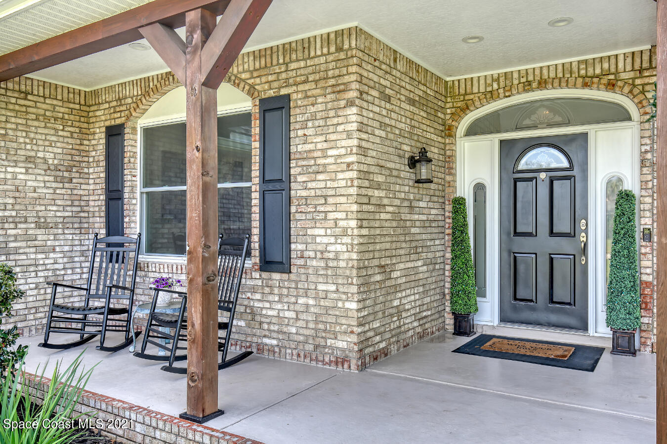 2135 River Oaks Court