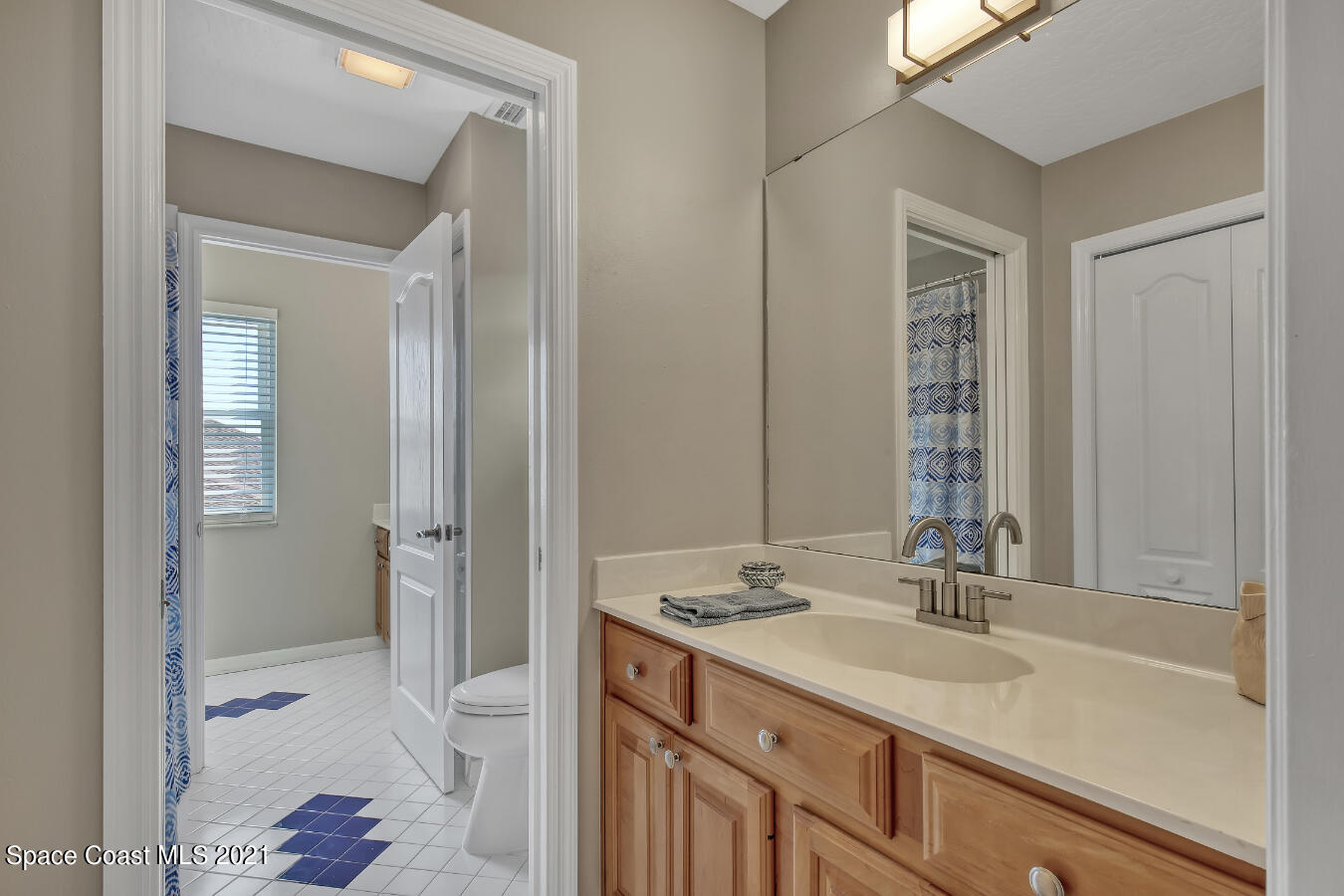 2135 River Oaks Court