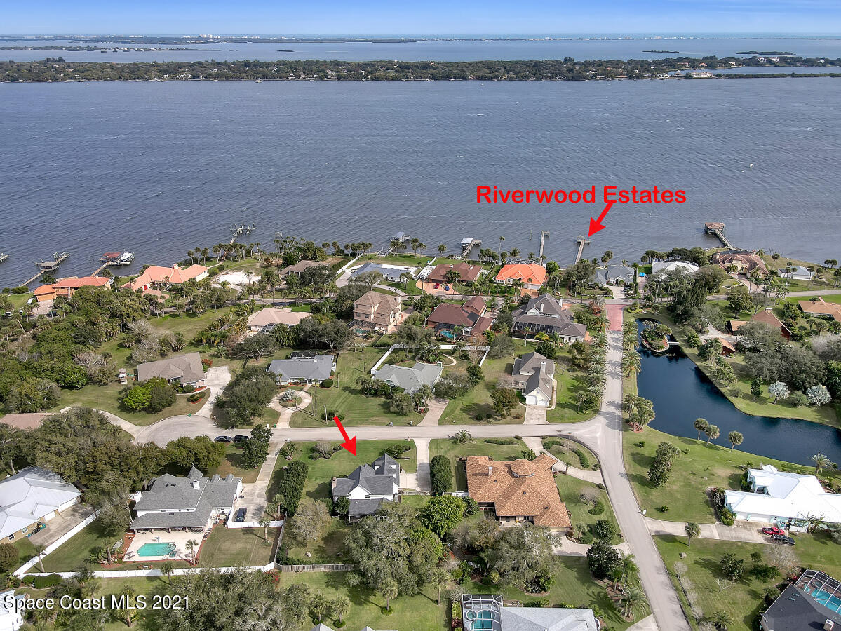 2135 River Oaks Court
