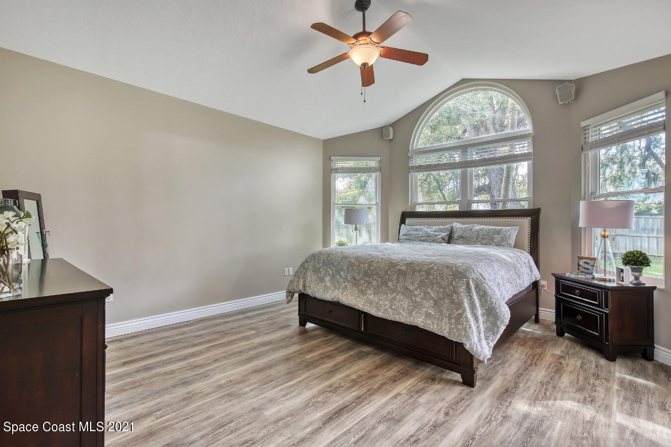 2135 River Oaks Court