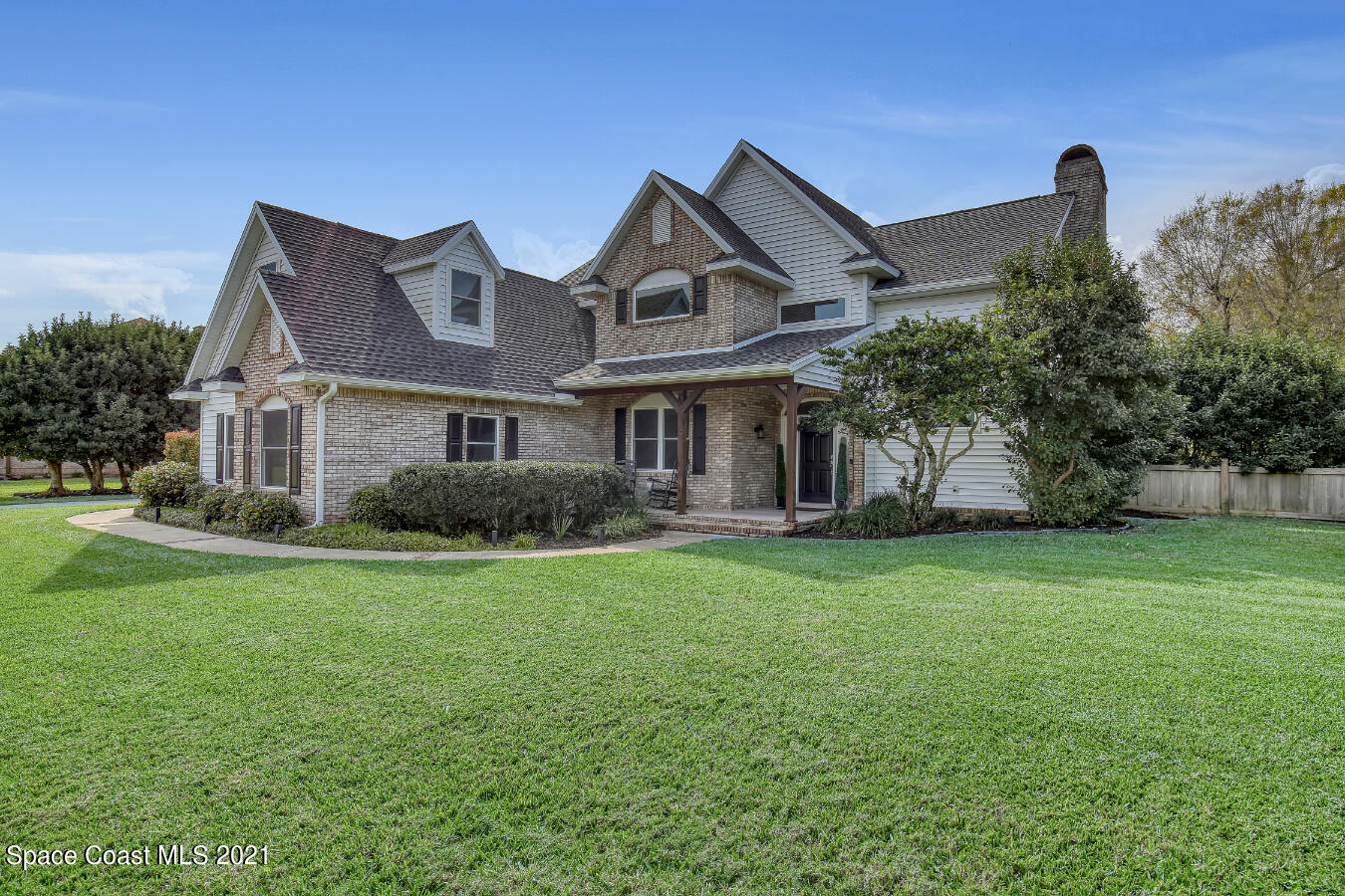 2135 River Oaks Court