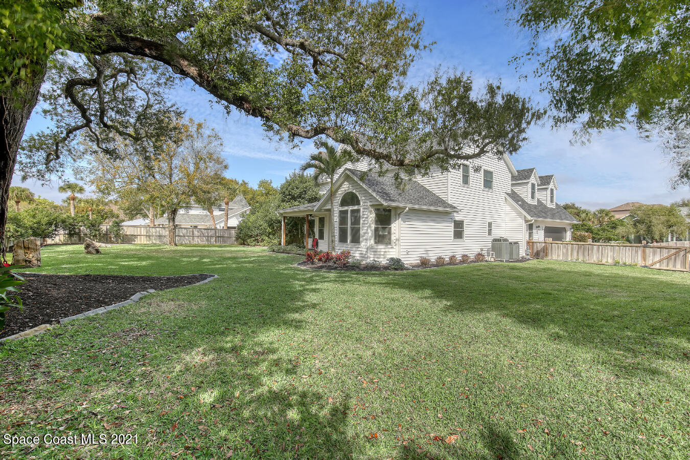 2135 River Oaks Court