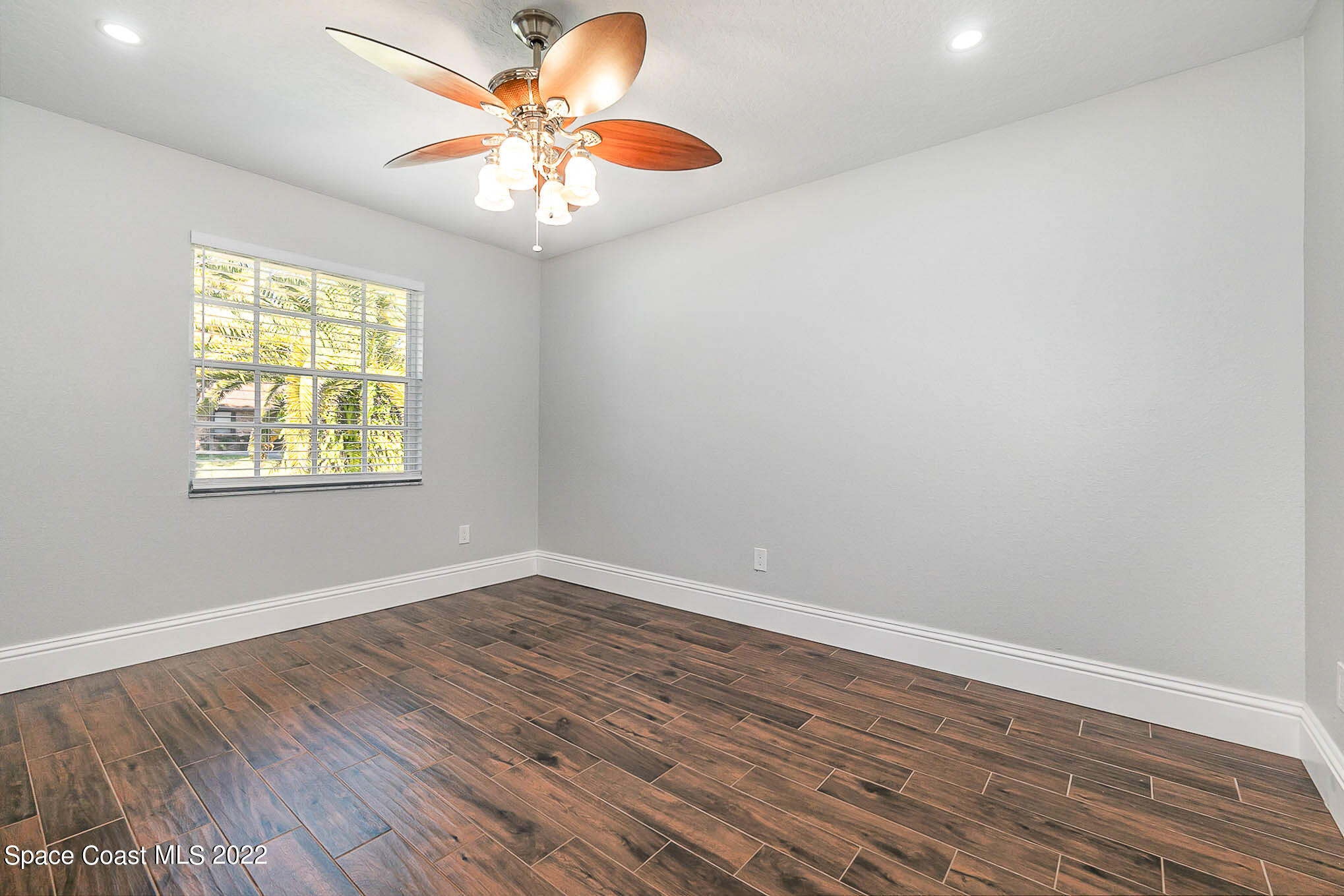 284 Hurst Road NE
