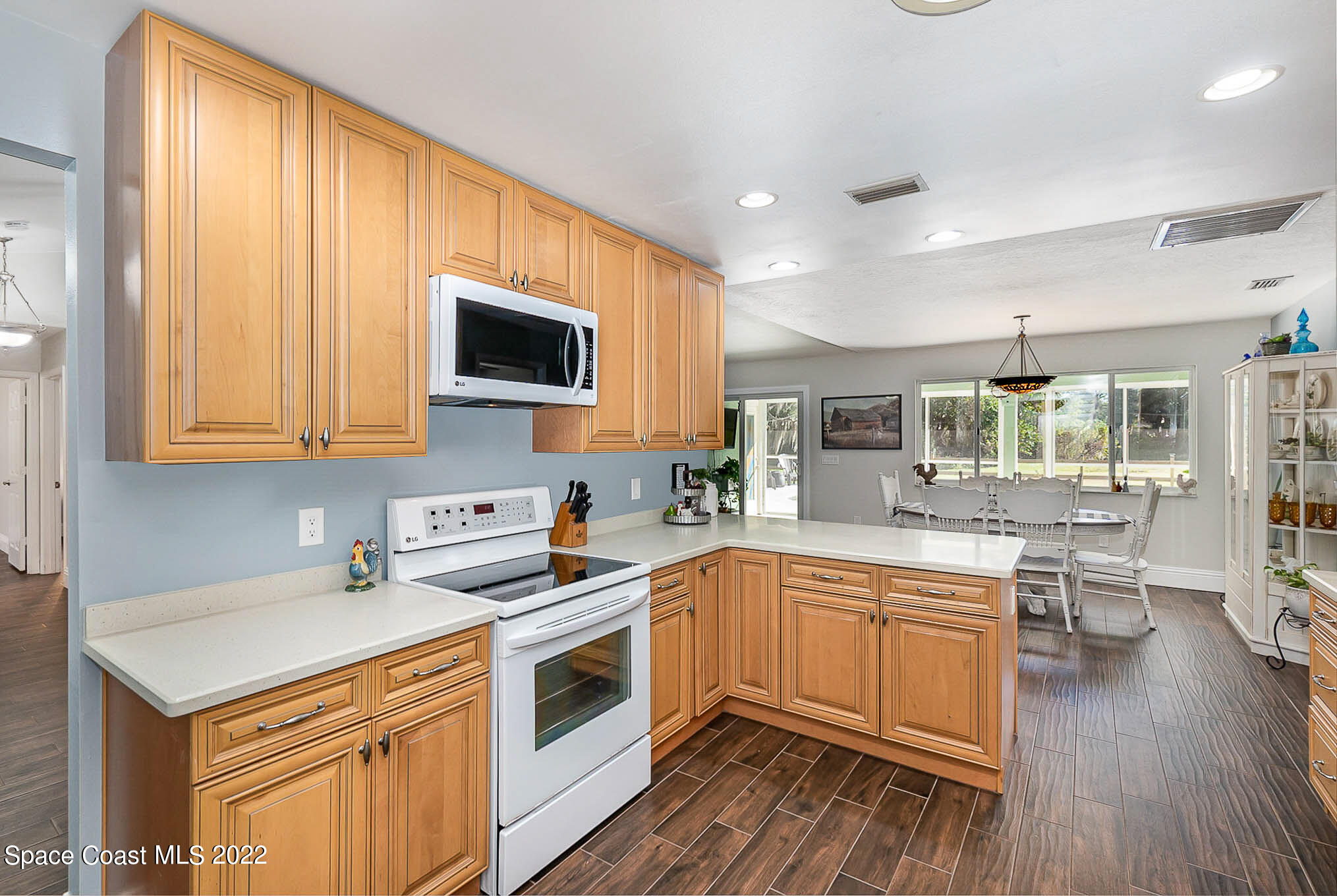 284 Hurst Road NE