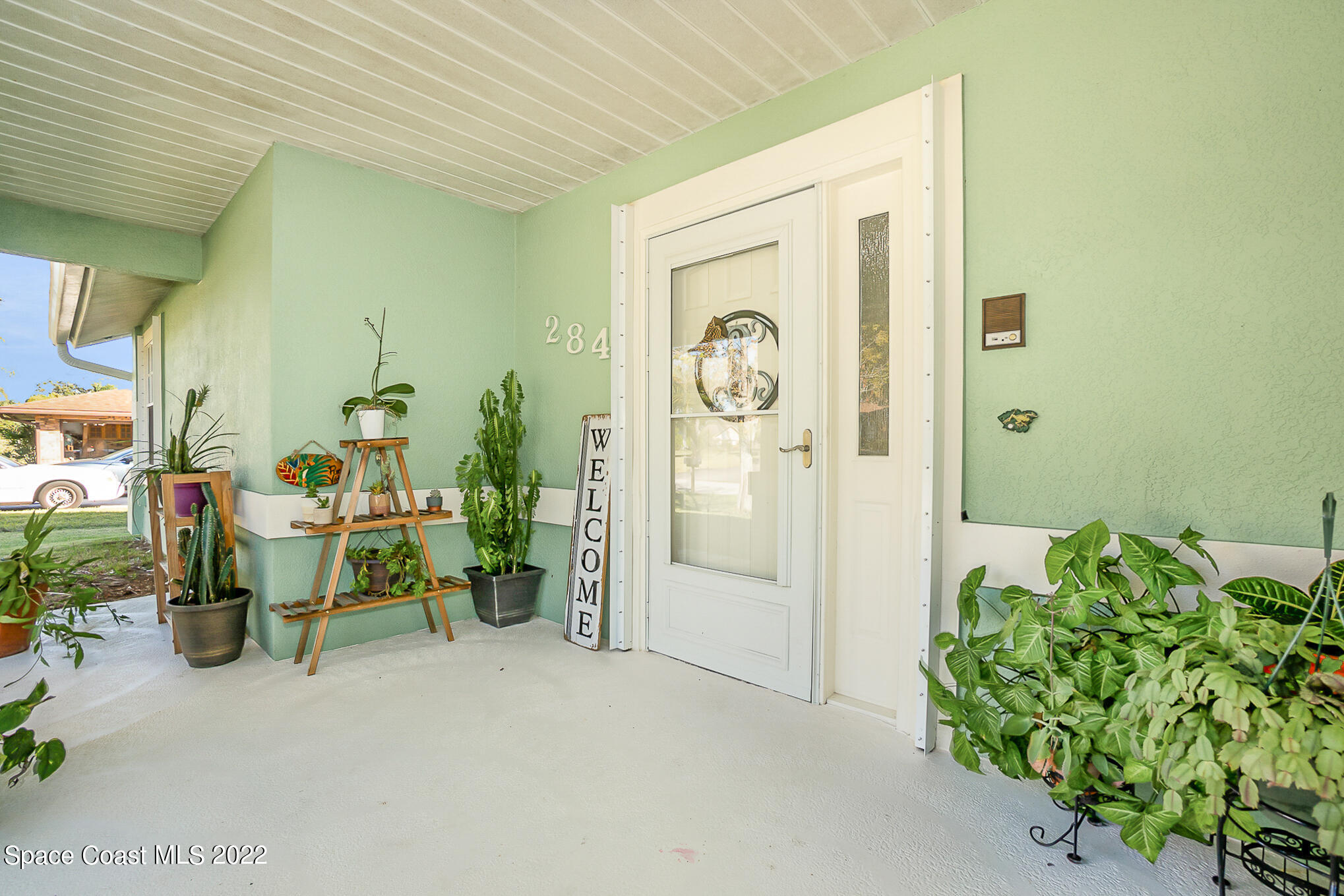284 Hurst Road NE