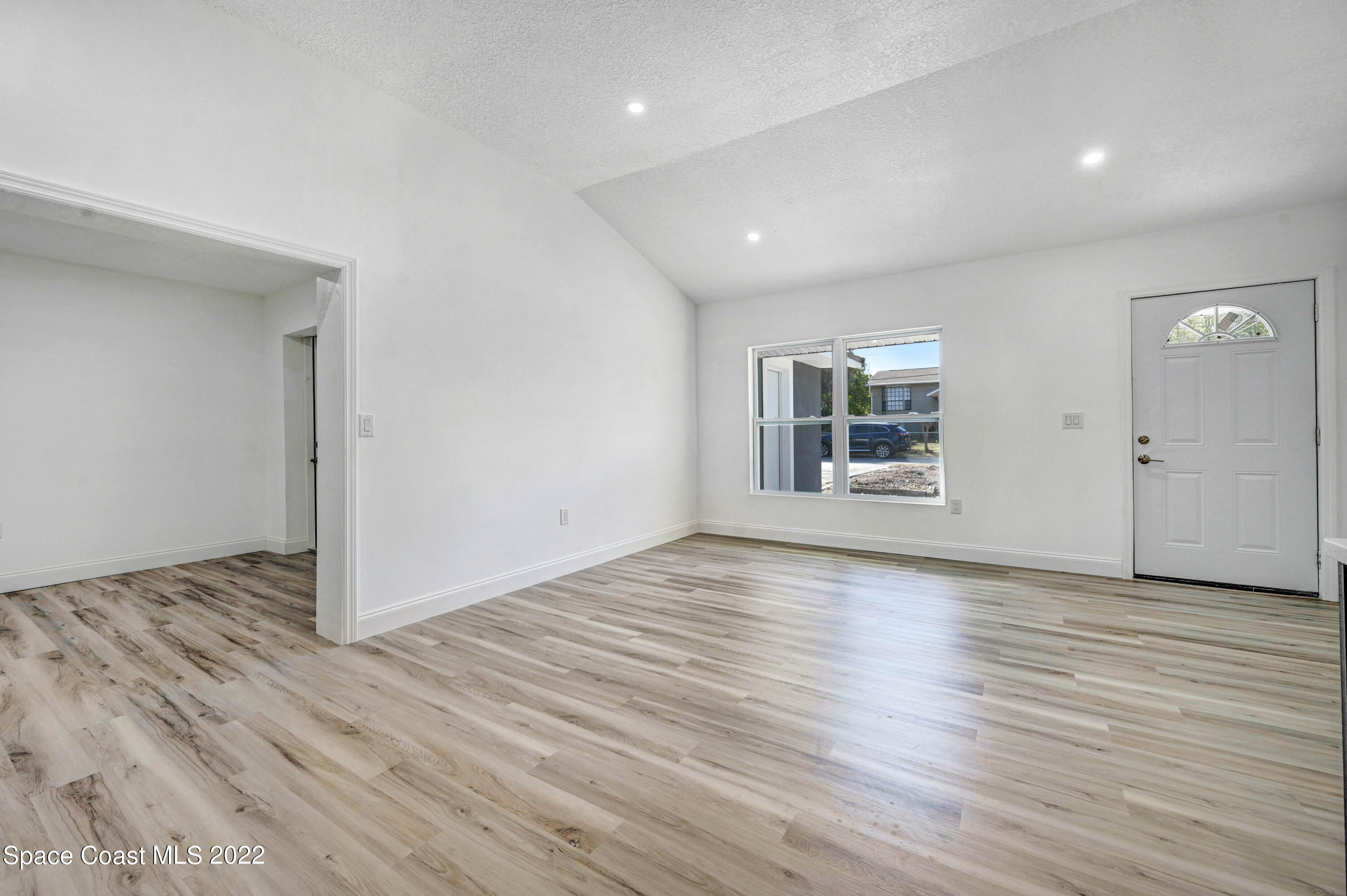 1512 Clear Lake Court