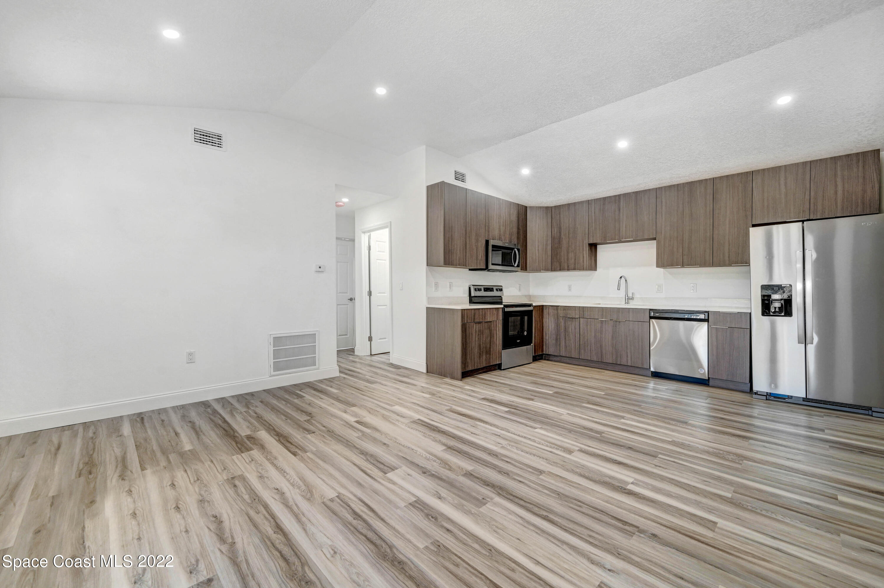 1512 Clear Lake Court
